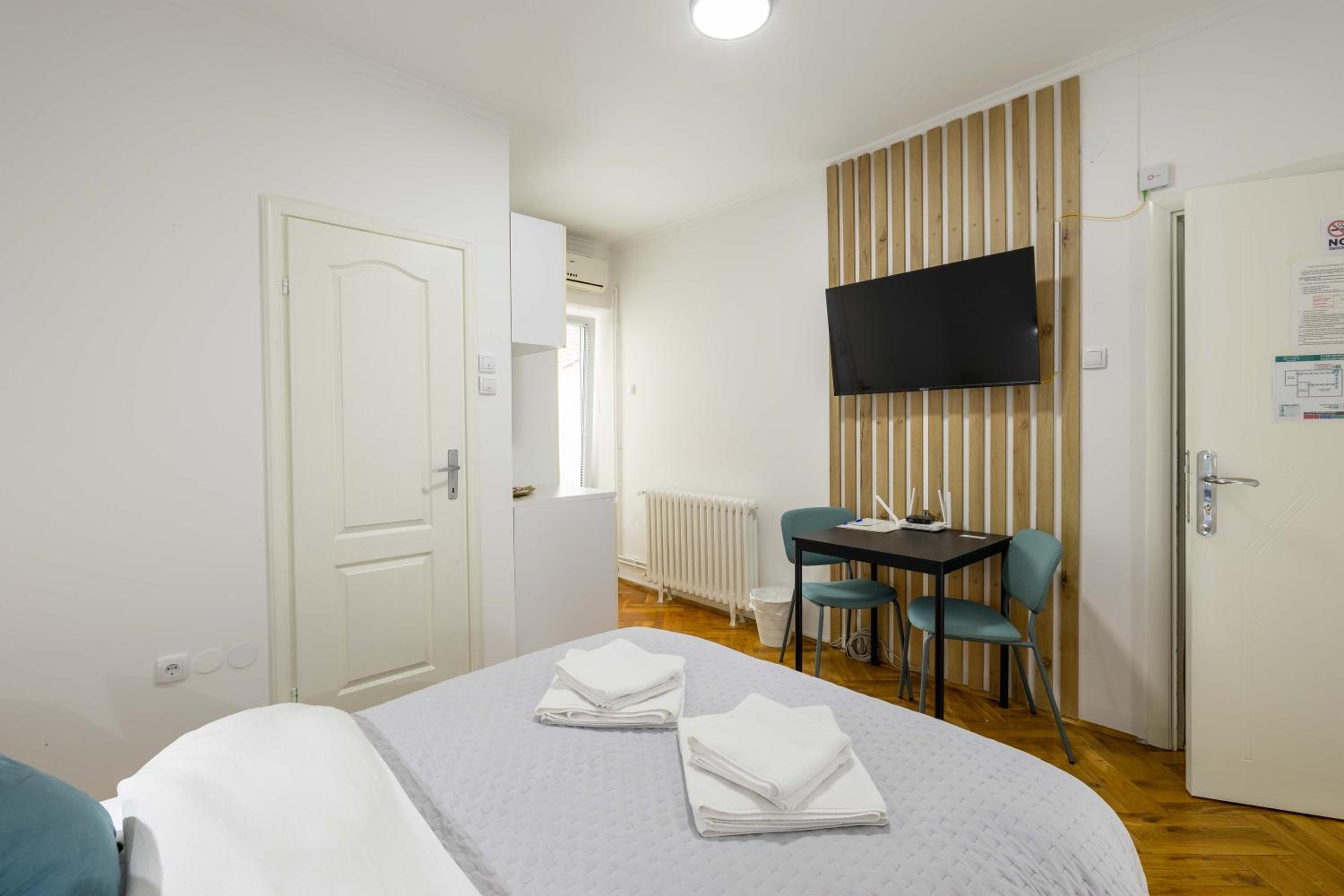 Double Room with Balcony photo 3