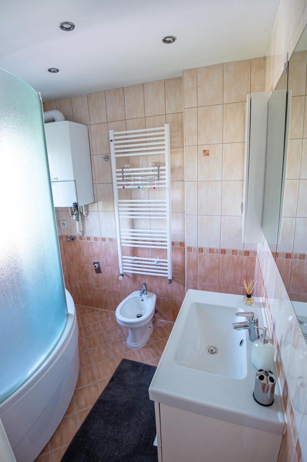 One-Bedroom Apartment - Photo 48