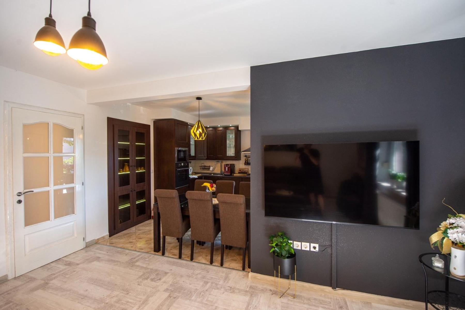 One-Bedroom Apartment - Photo 55