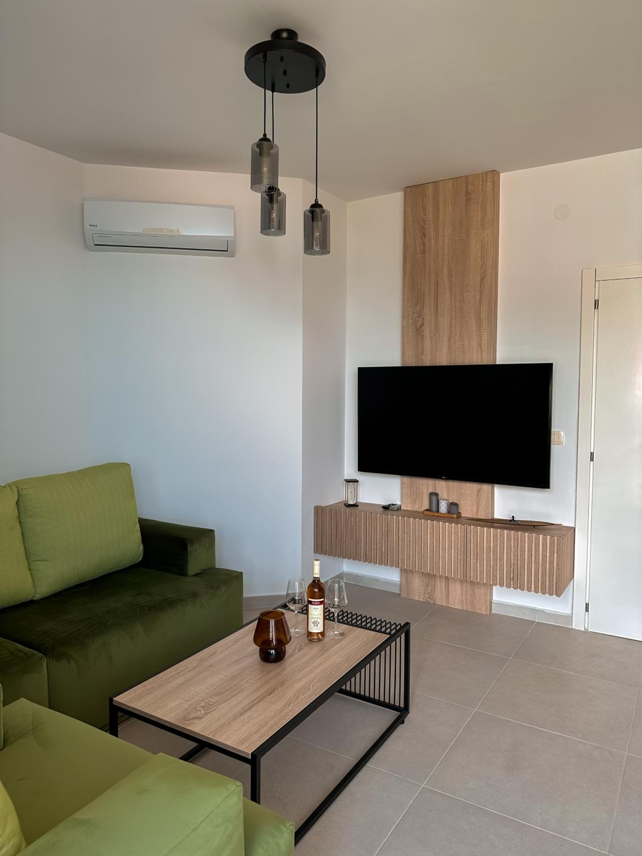 Apartment with Terrace photo 3