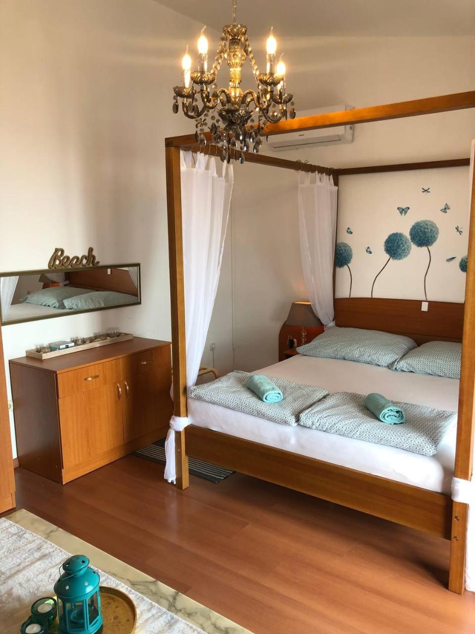 Studio Apartment with Sea View