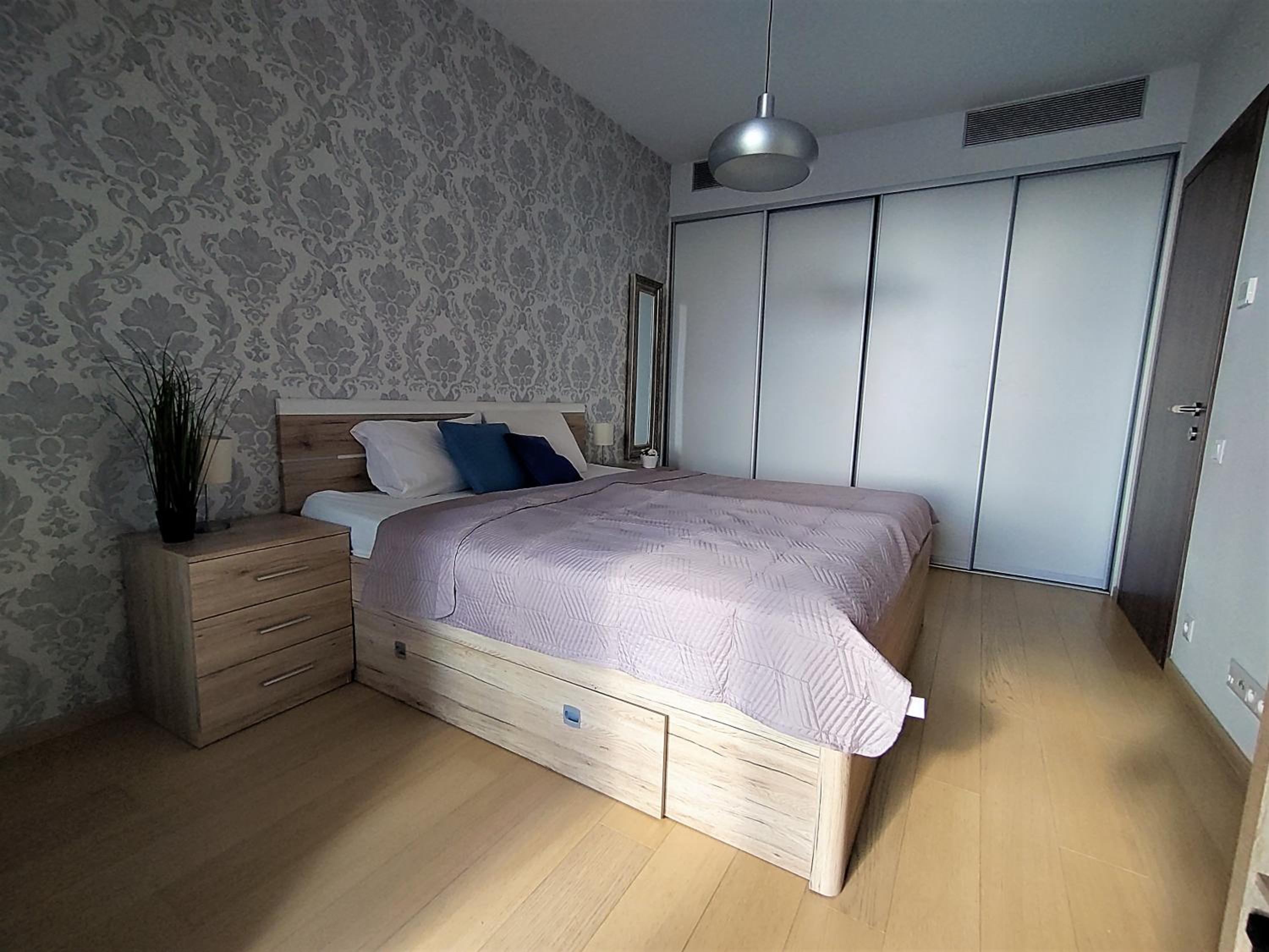 One-Bedroom Apartment with Balcony and City View photo 1
