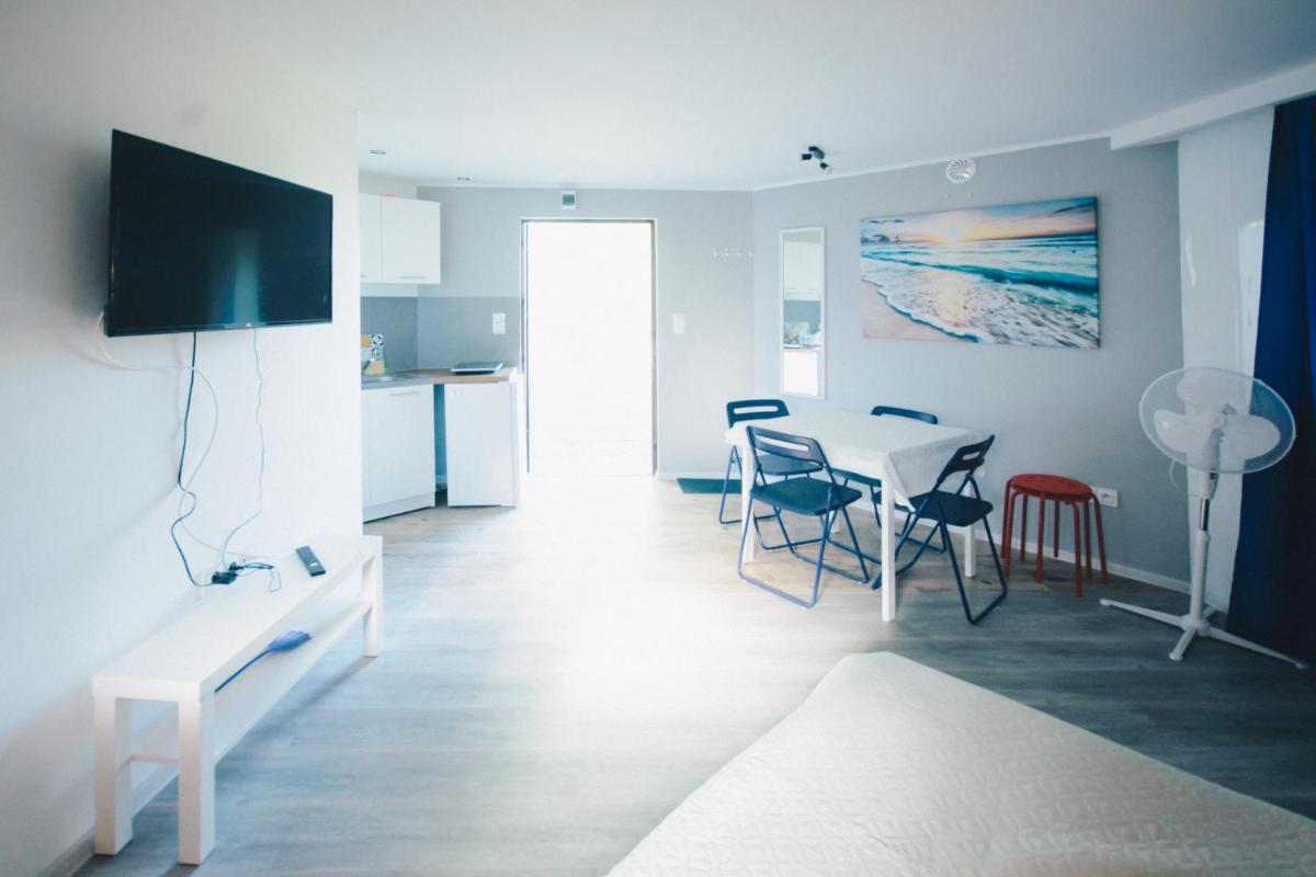 One-Bedroom House - Photo 5