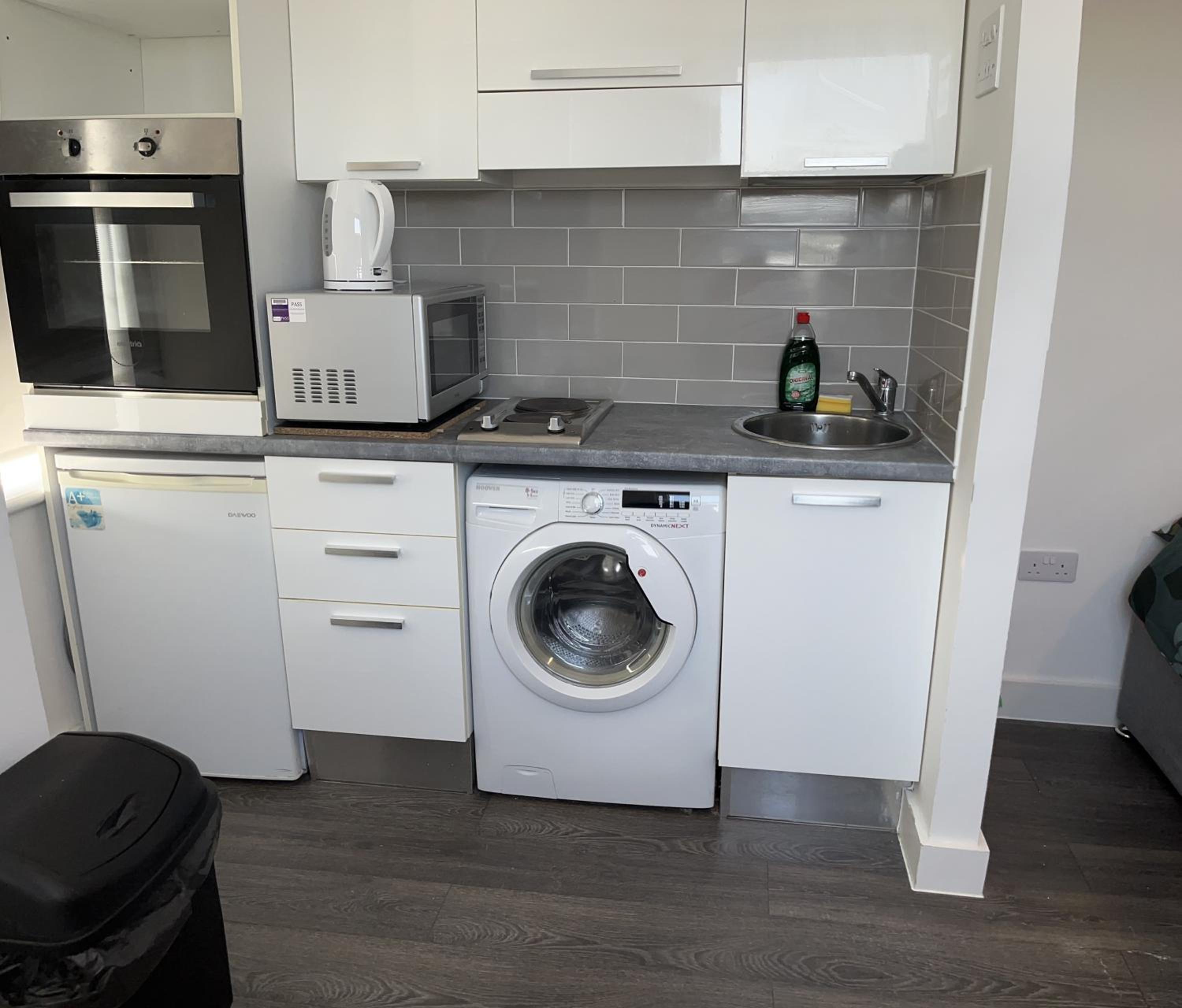 Studio Apartment photo 2