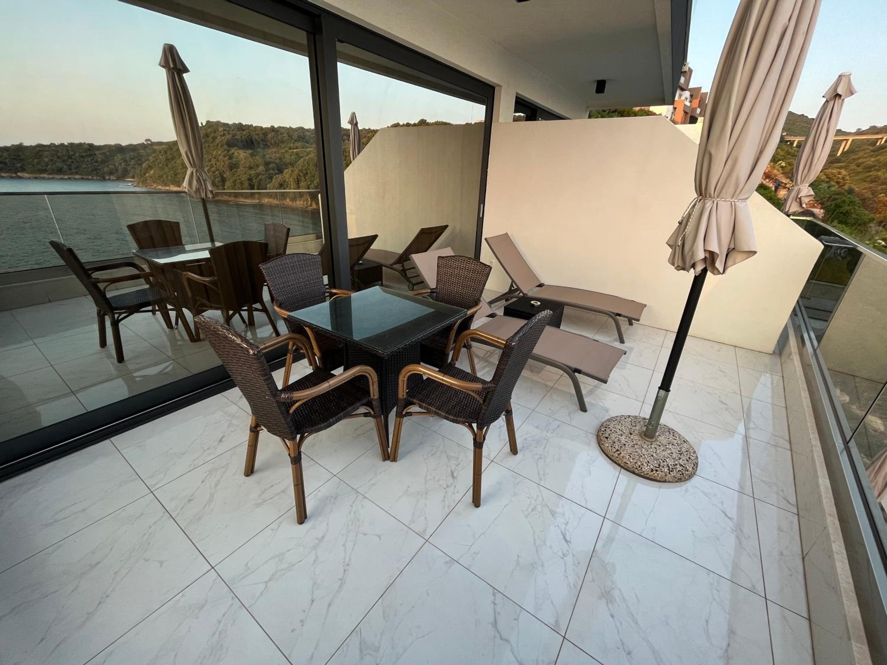 King Suite with Sea View photo 2