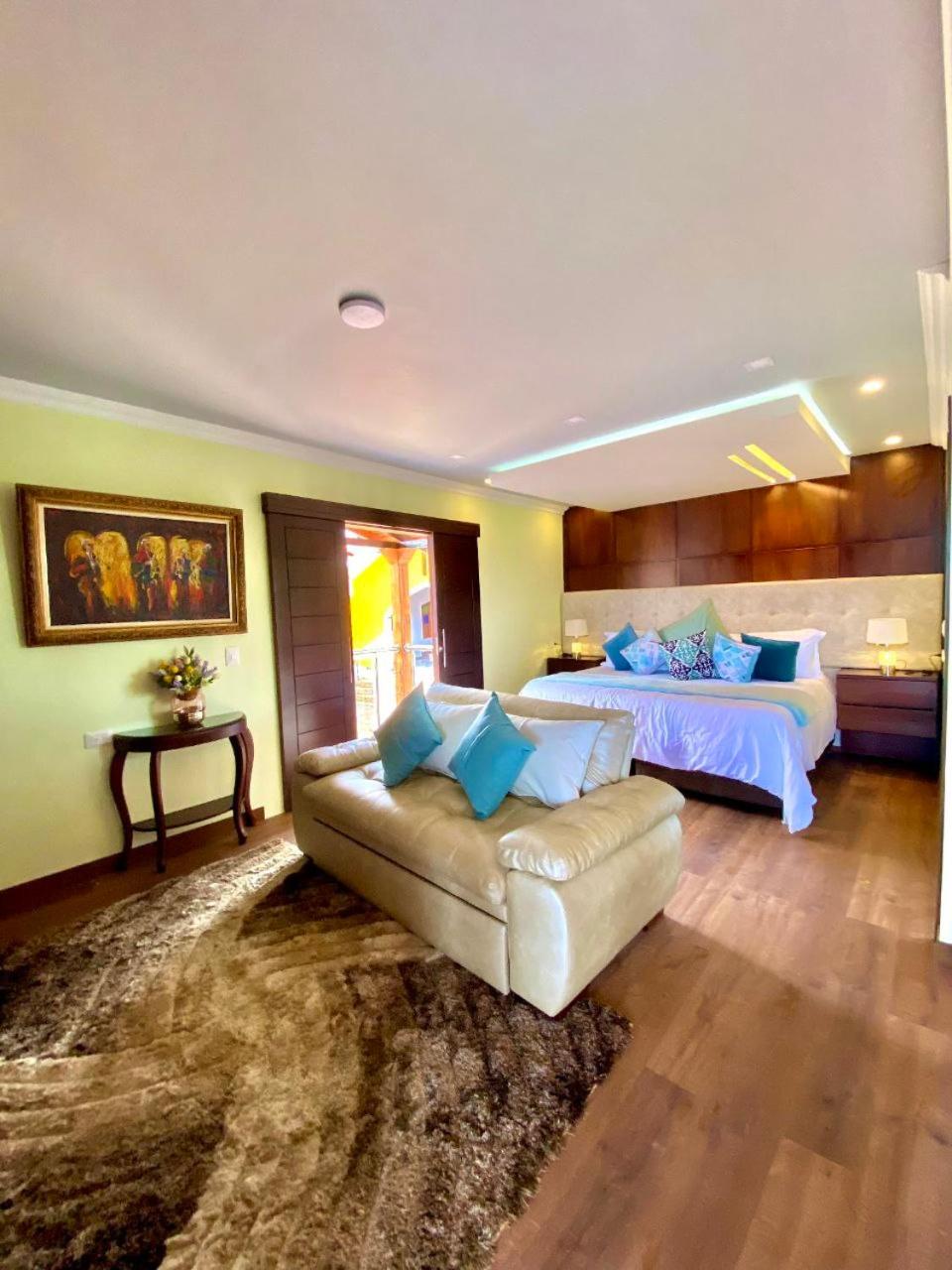 Deluxe Suite photo 2