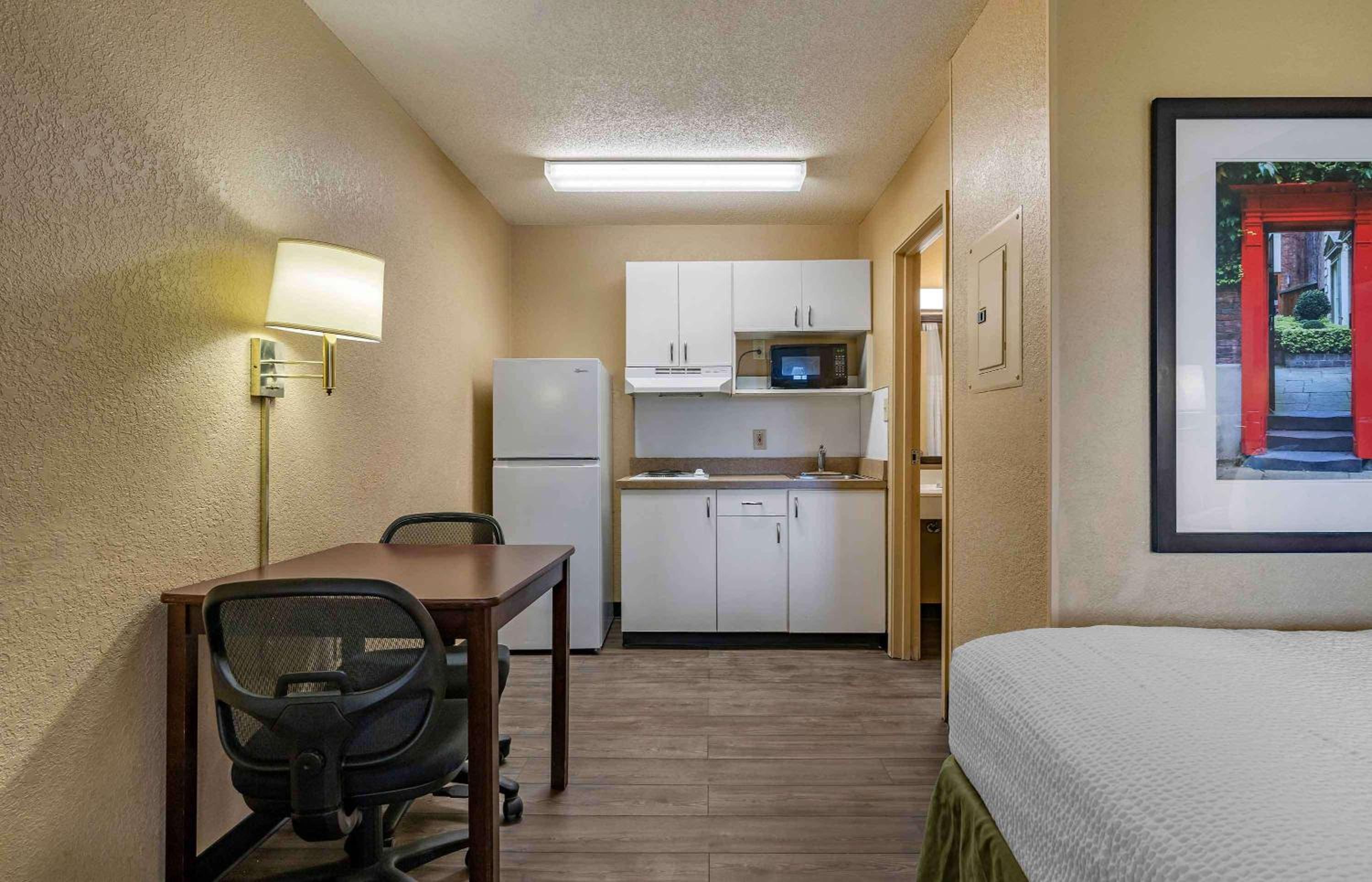 Studio with Two Double Beds - Non-Smoking - Photo 6