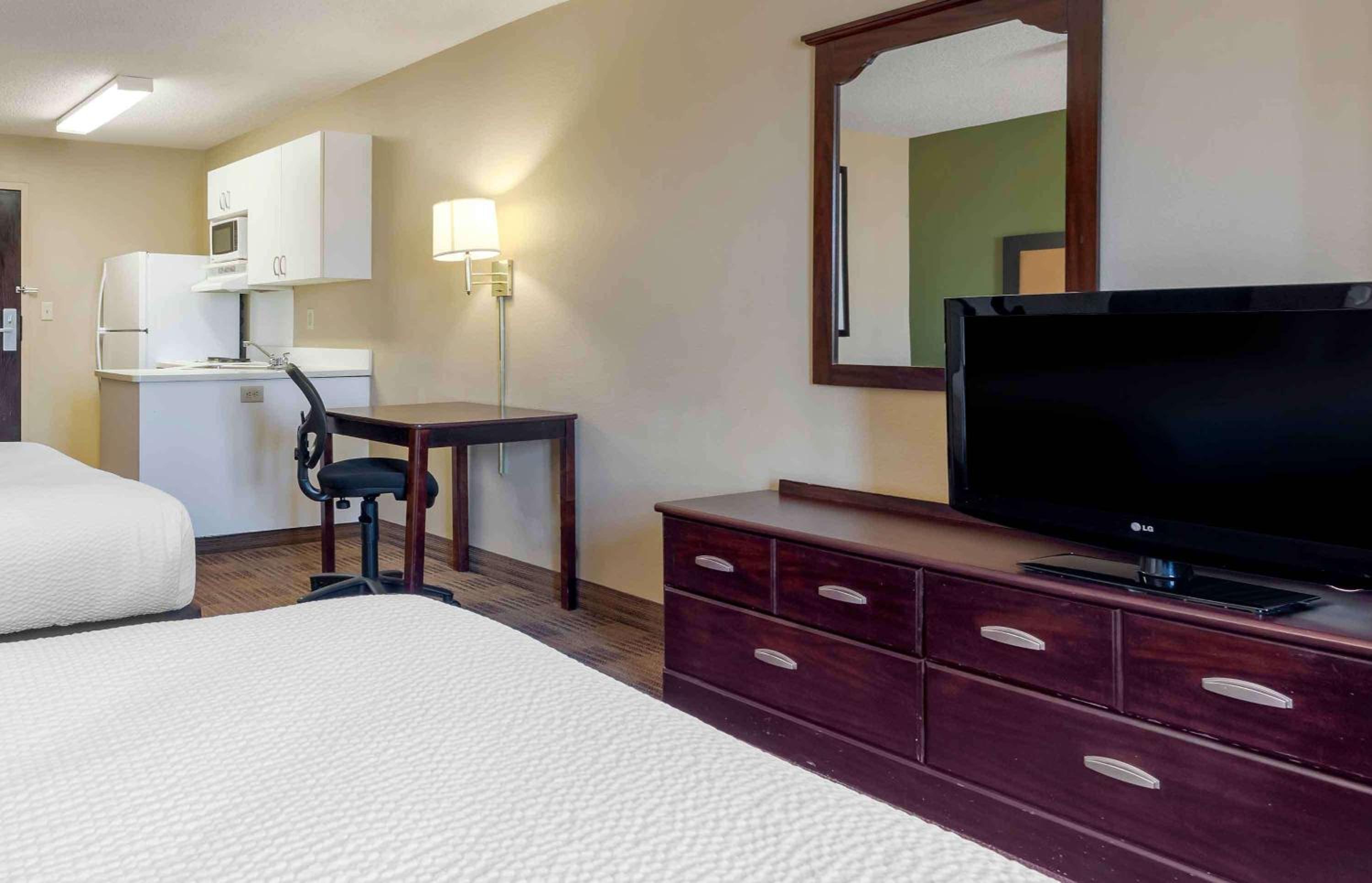 Studio with 2 Double Beds - Non-Smoking - Photo 2
