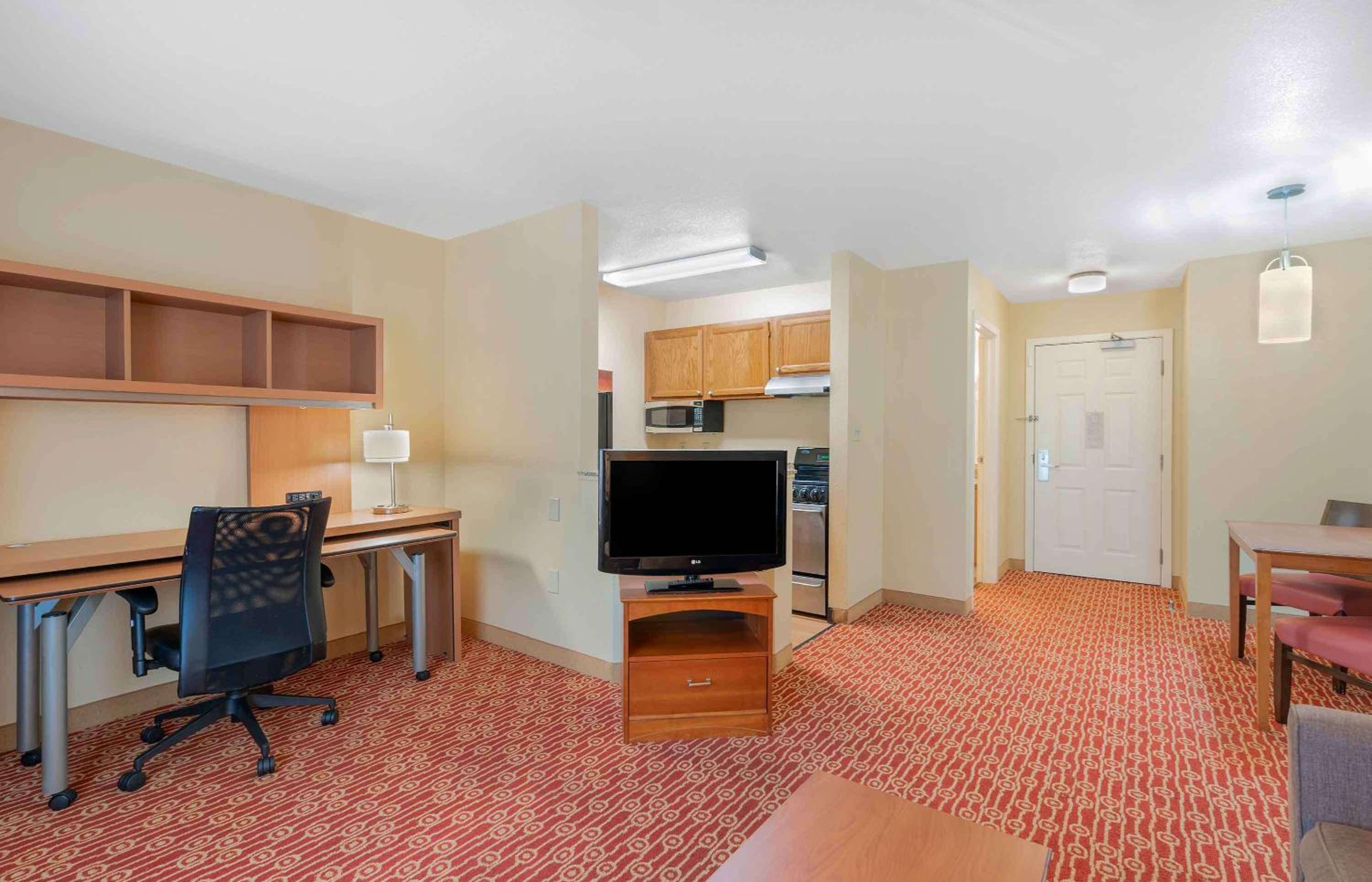 2 Bedroom Suite 2 Queen Beds Non-Smoking - Photo 6