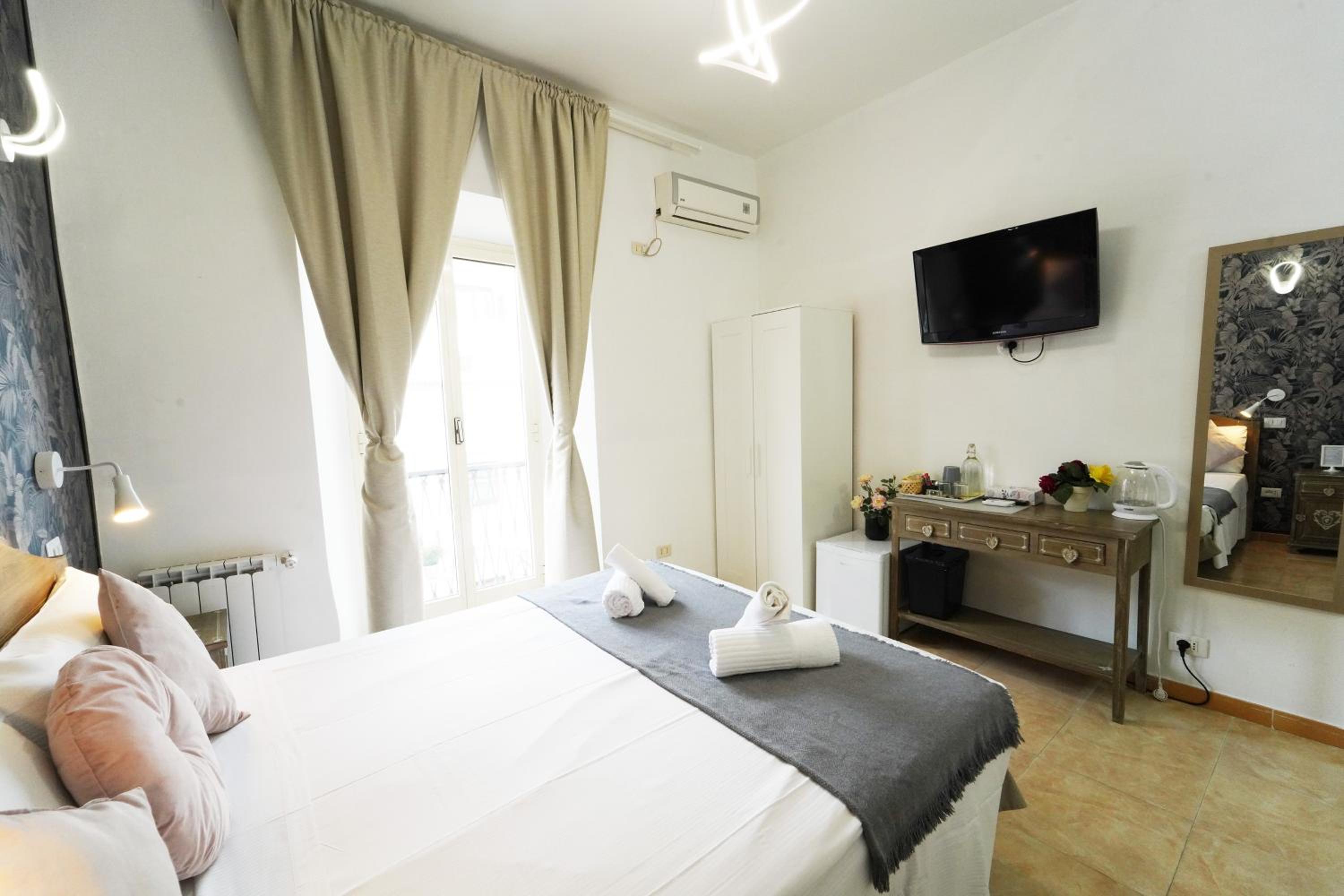 Standard Double or Twin Room photo 1