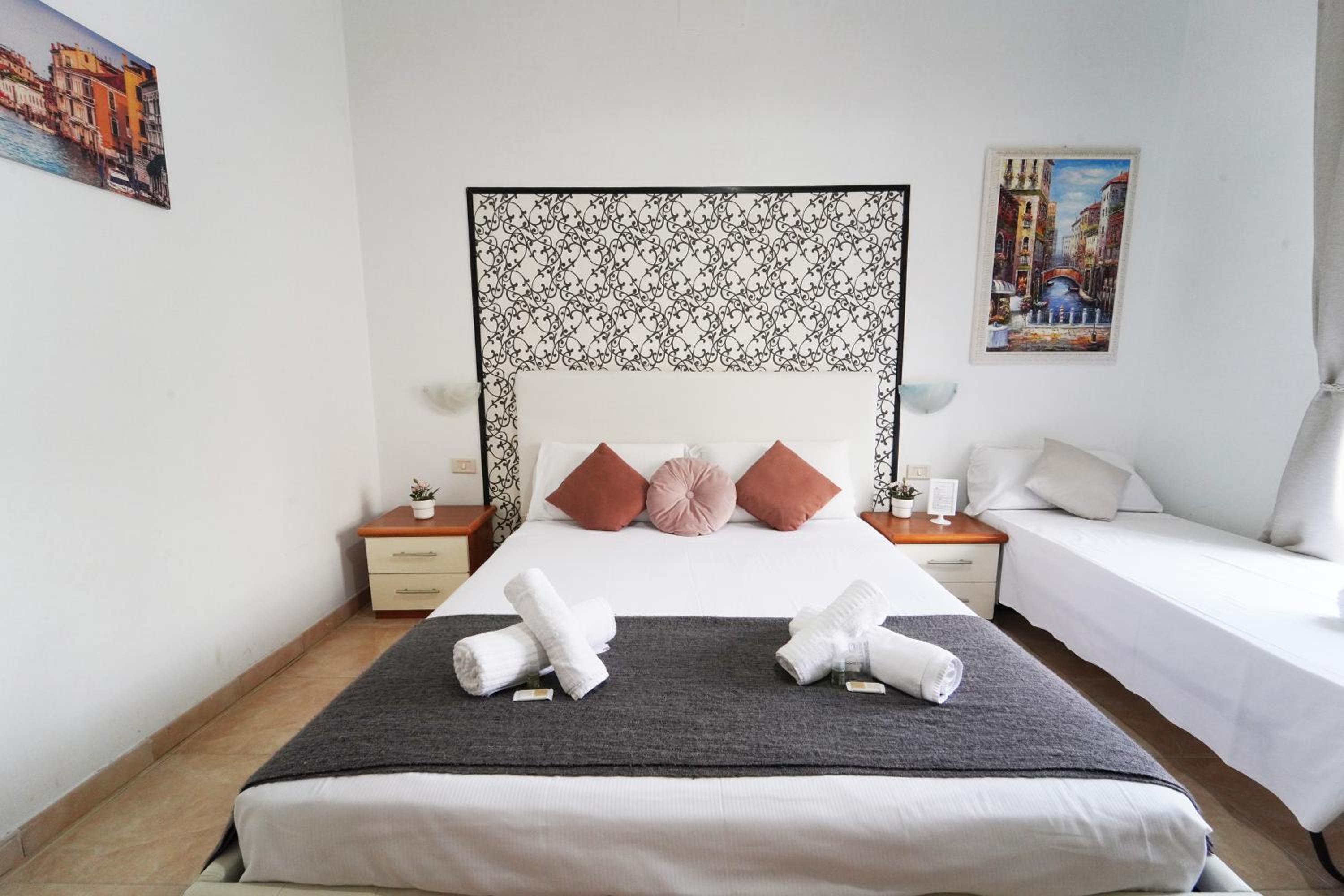 Triple Room with Balcony photo 1