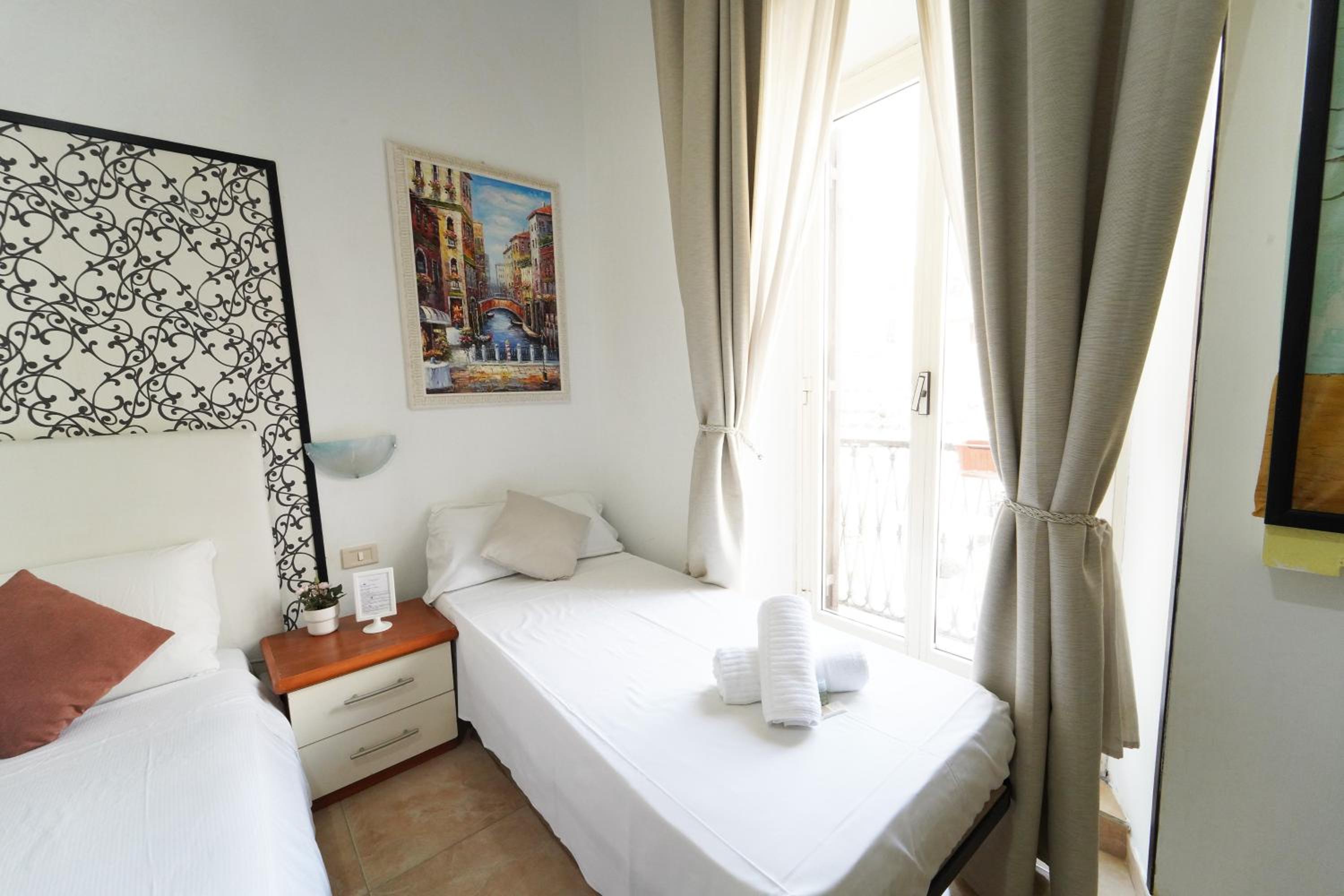 Triple Room with Balcony photo 2
