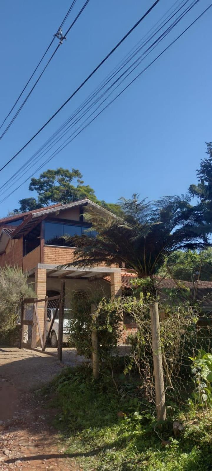Three-Bedroom House photo 2