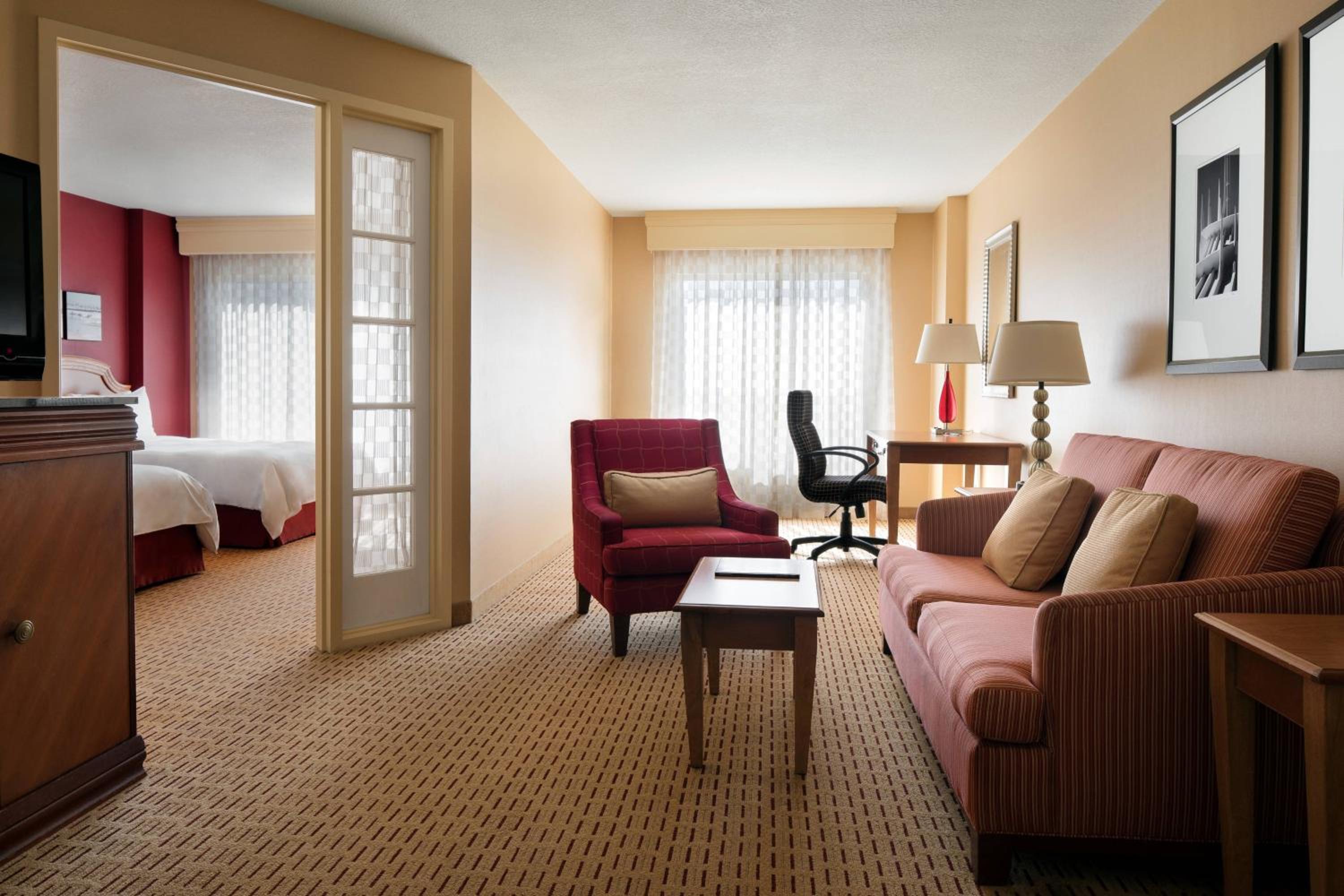 1 Bedroom 2 room Suite, 2 Double, Sofa bed - Non-Smoking - Photo 1