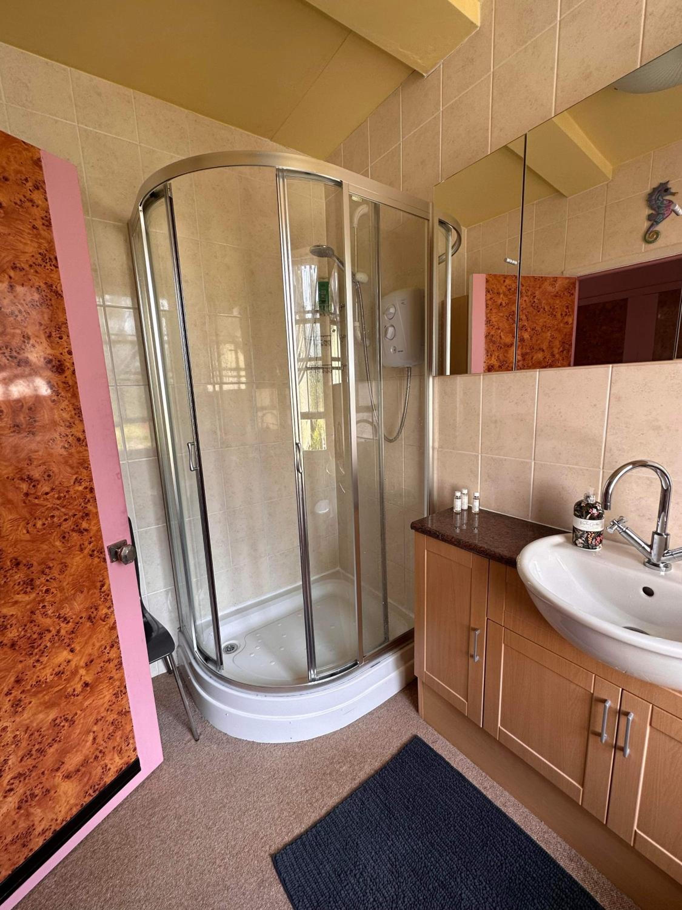 Double Room with Private Bathroom photo 3