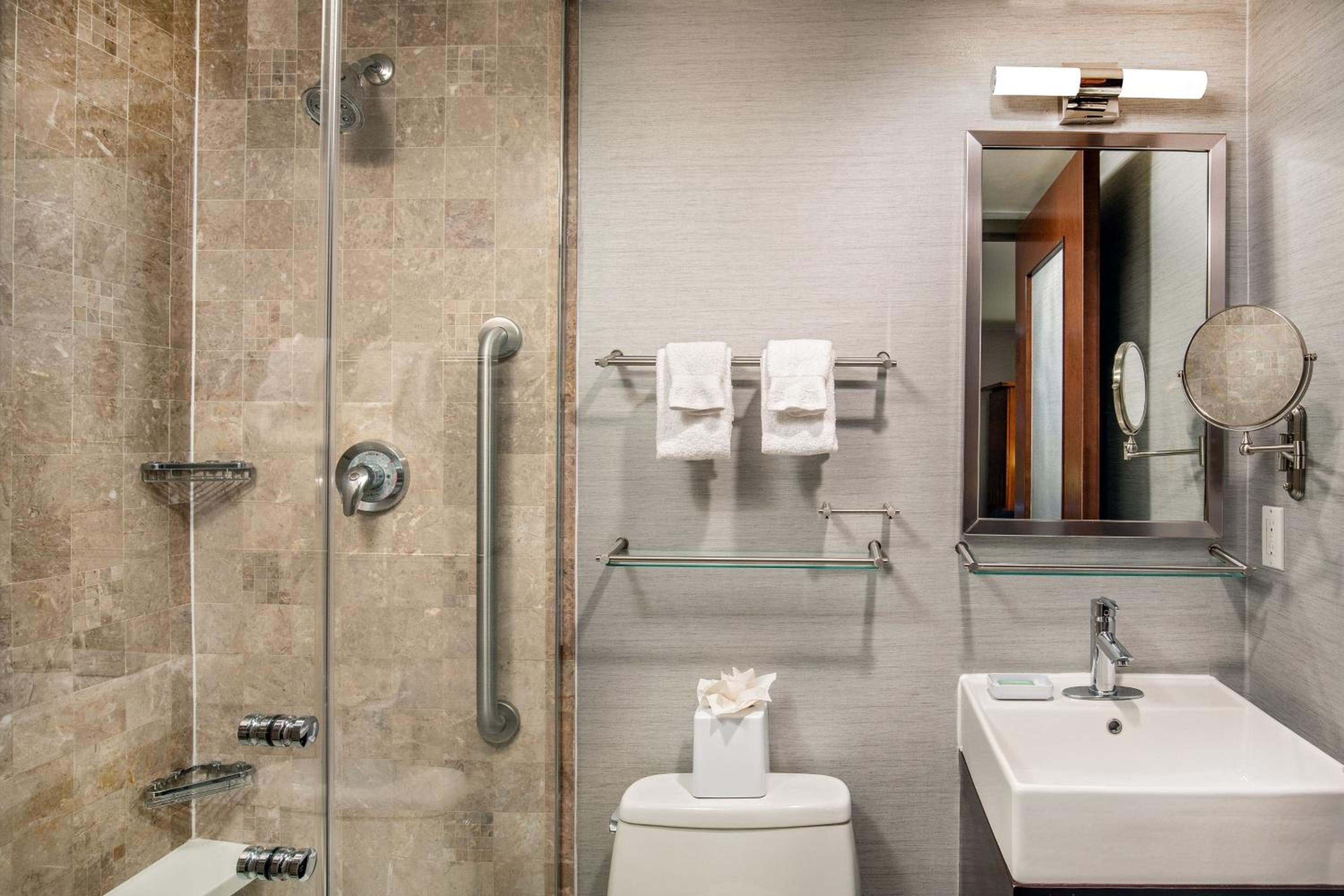 Queen Room - Mobility and Hearing Accessible with Roll-in Shower thumbnail 5