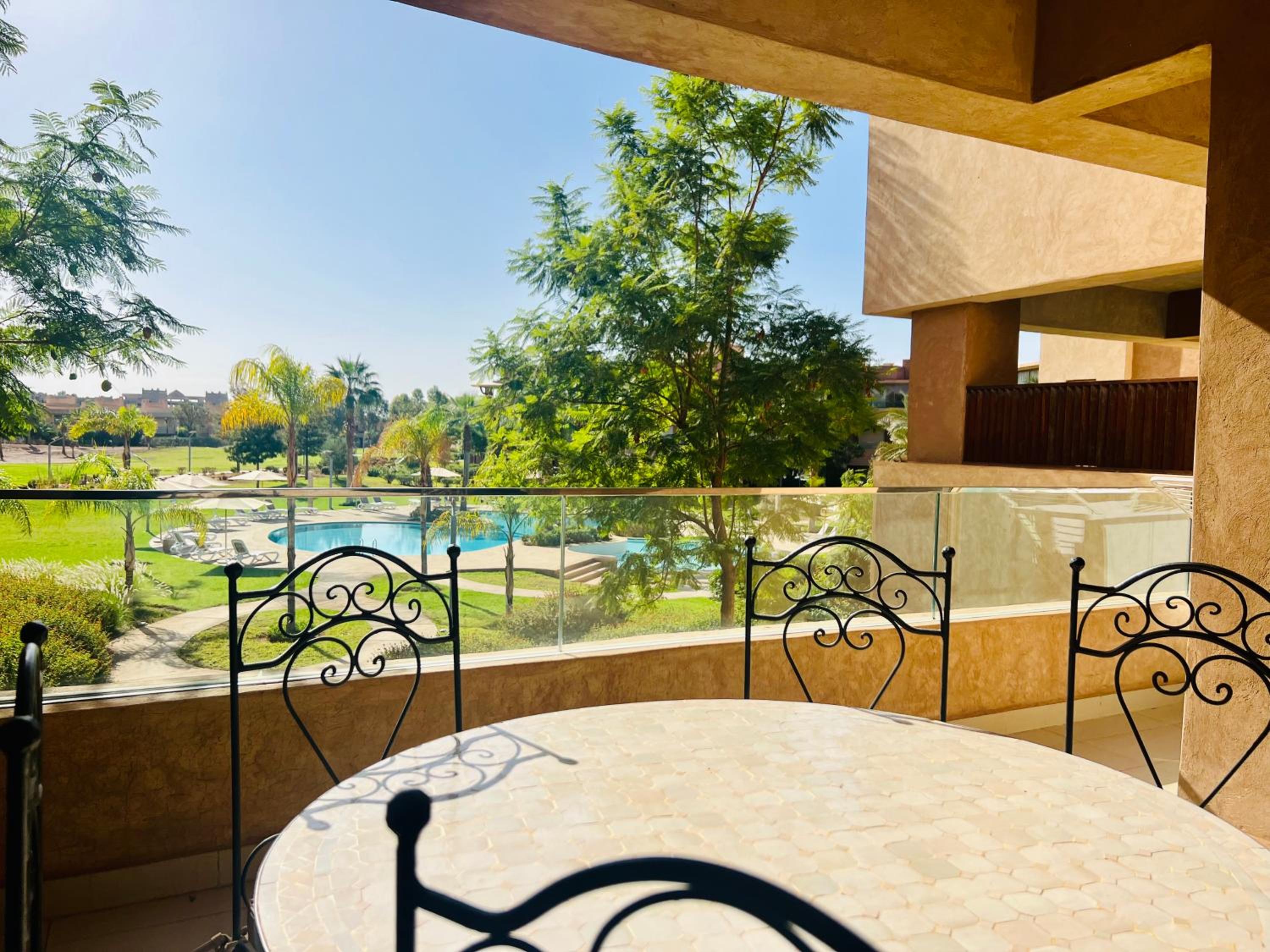 Apartment with Pool View  - Photo 1