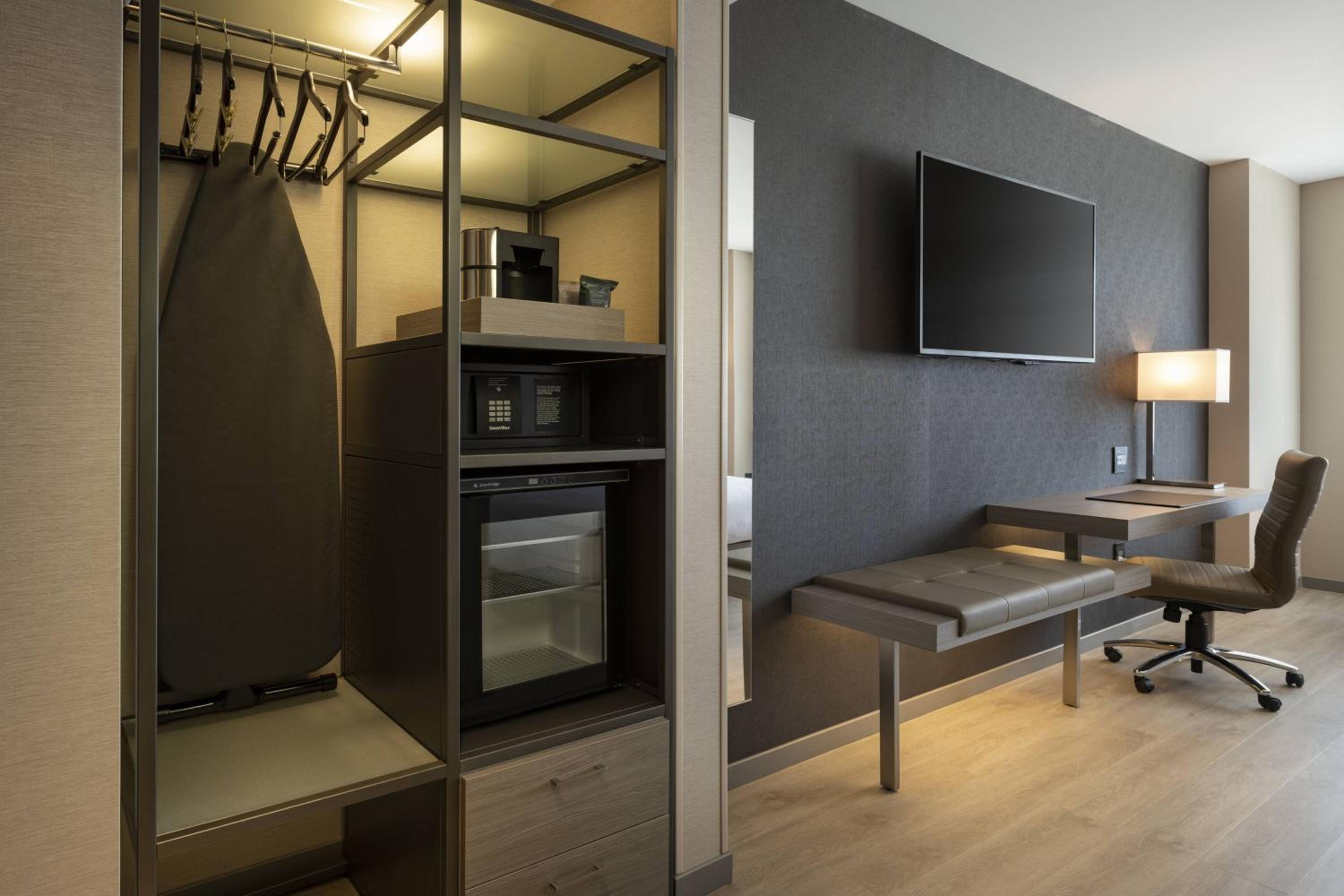 Double Room with Two Double Beds - Photo 3