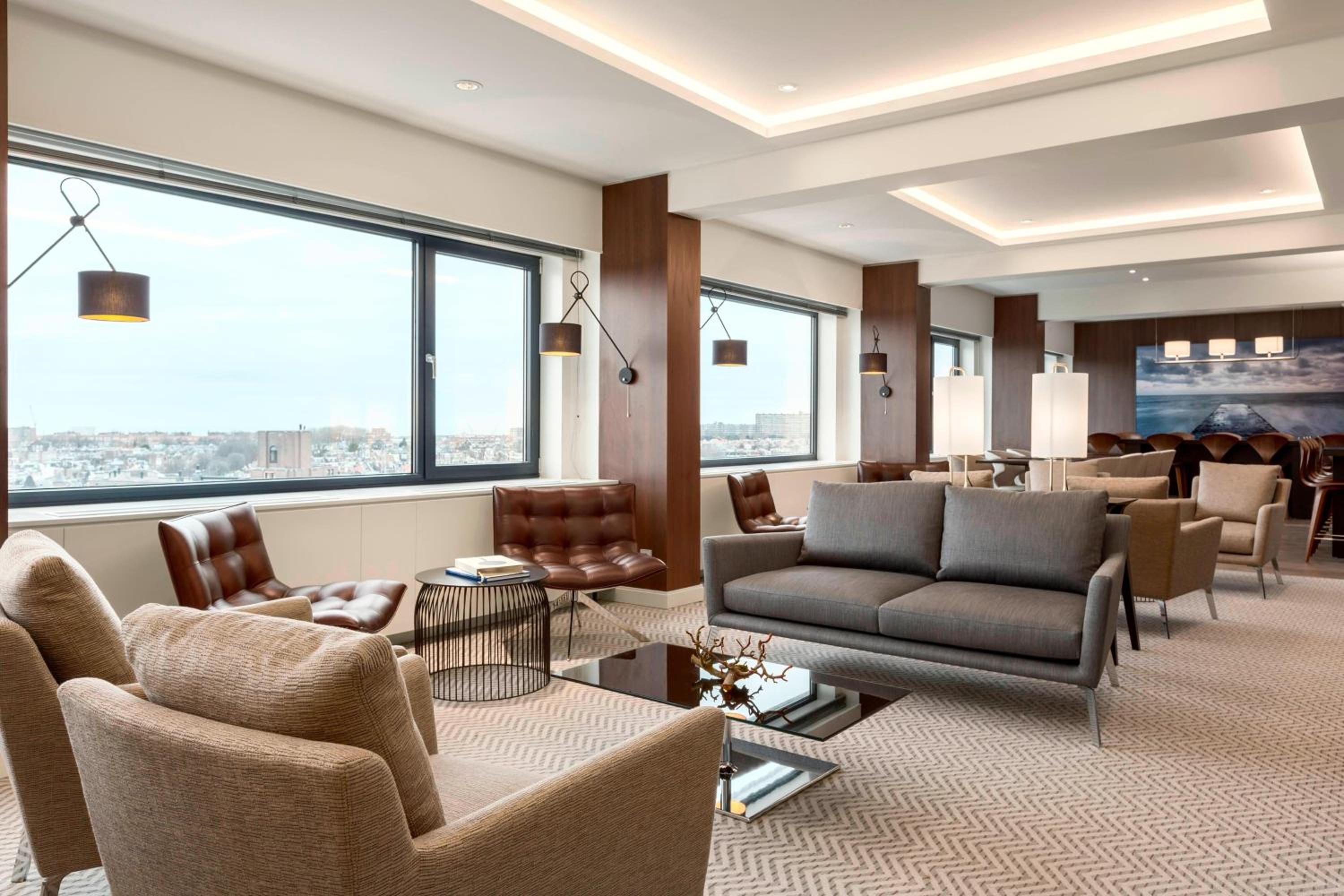 Executive King Room - Photo 6