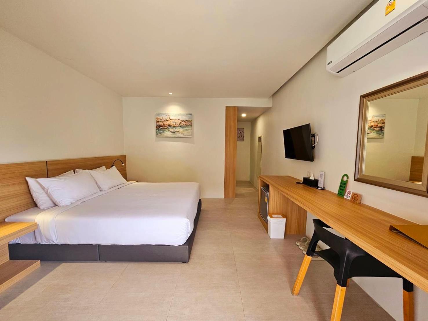 Standard King Room - Photo 3