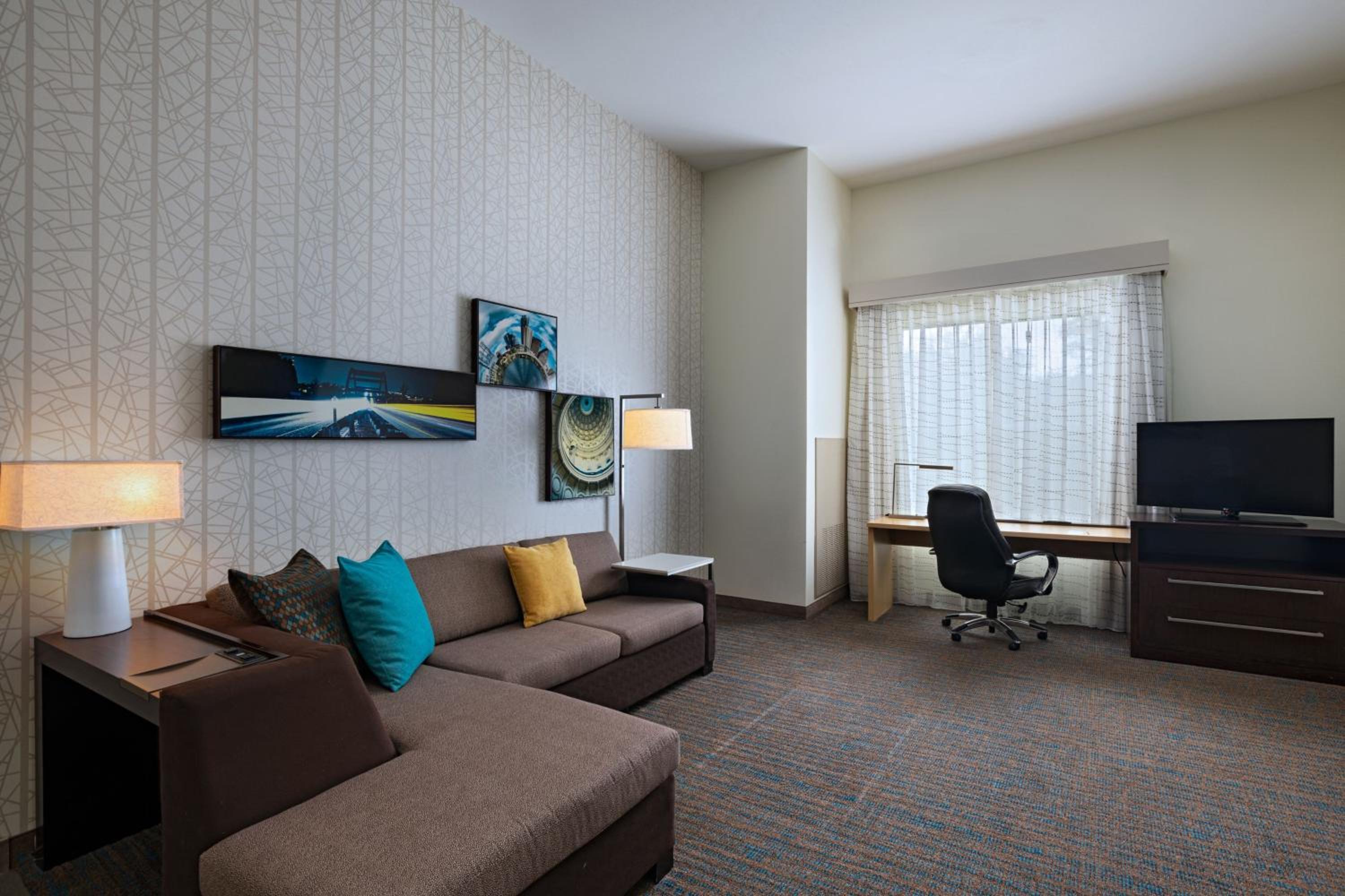 One-Bedroom King Suite photo 1