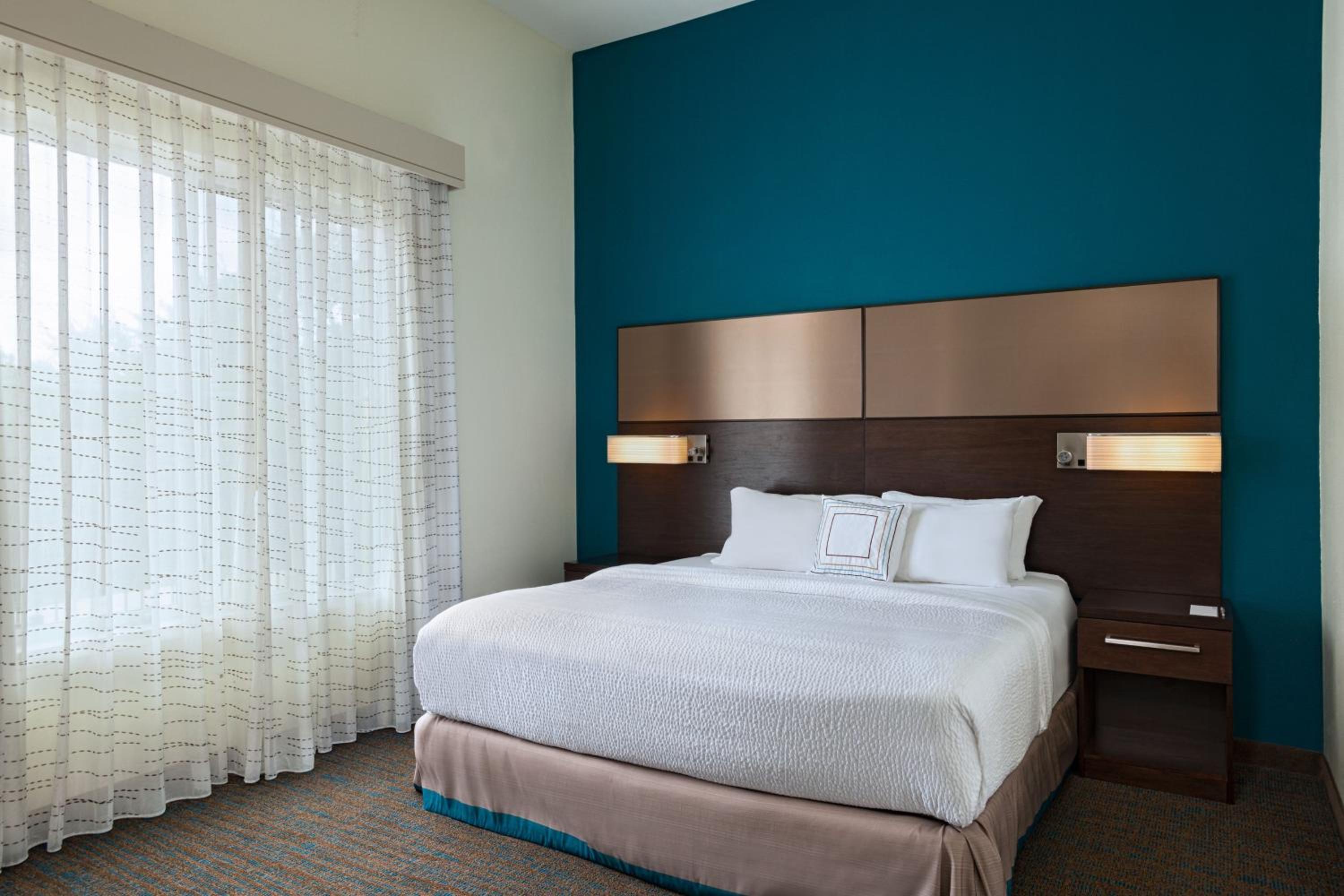 One-Bedroom King Suite photo 3