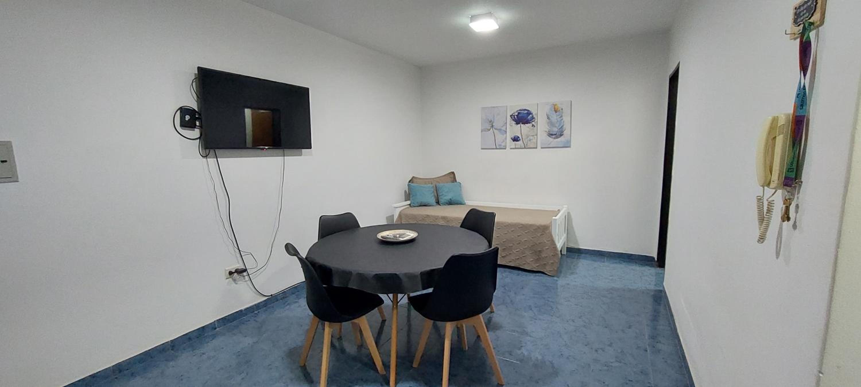 One-Bedroom Apartment photo 1