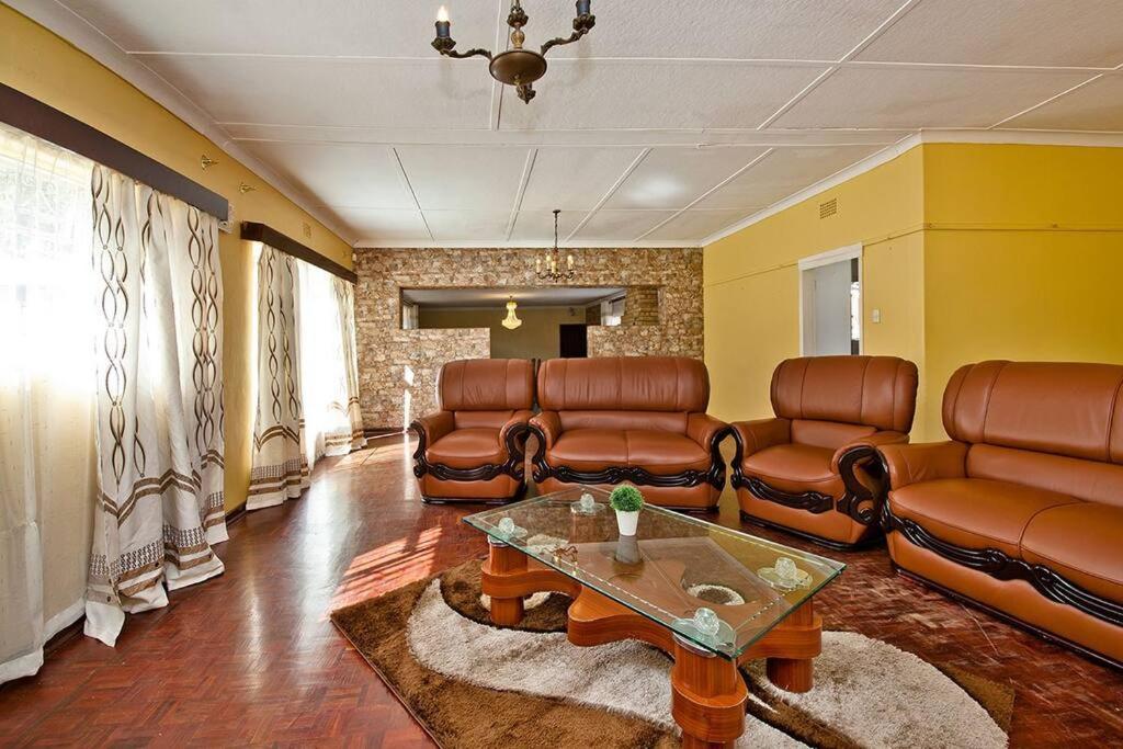 Four-Bedroom House photo 1