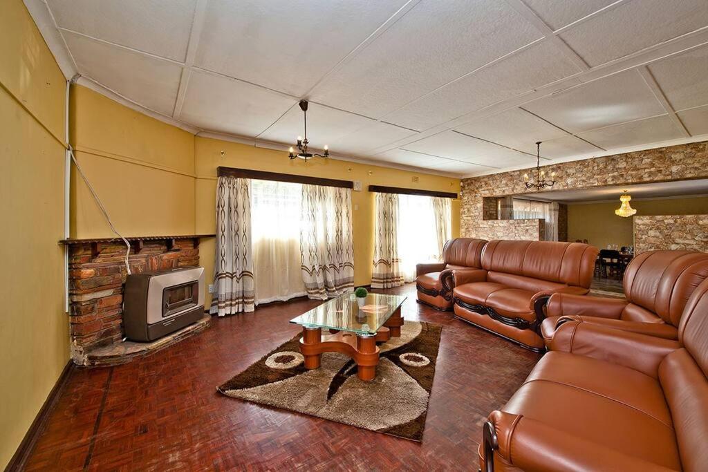 Four-Bedroom House photo 3