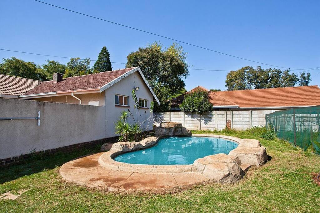 Four-Bedroom House photo 2