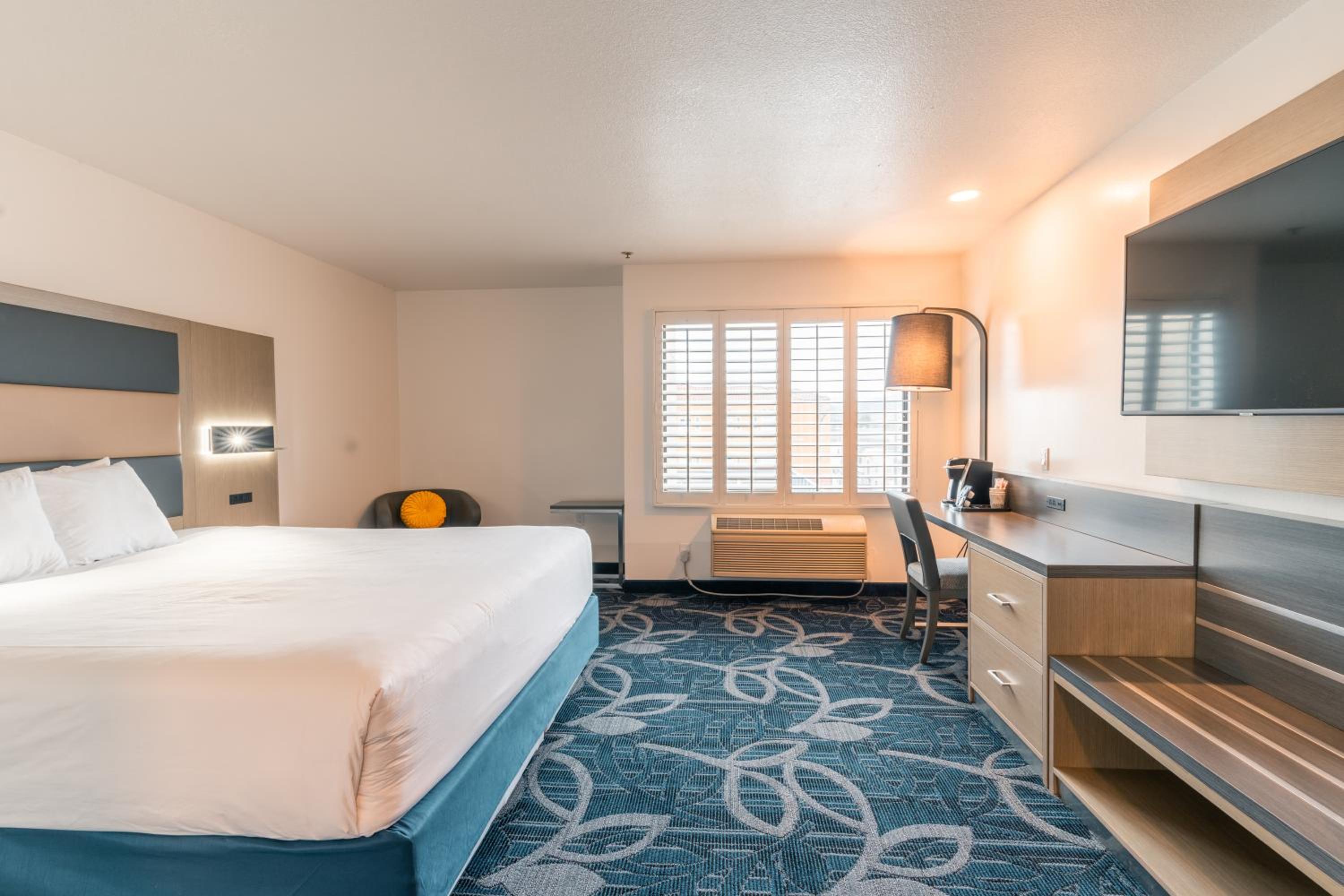 King Room with Mobility/Hearing Impaired Access - Non-Smoking - Photo 1