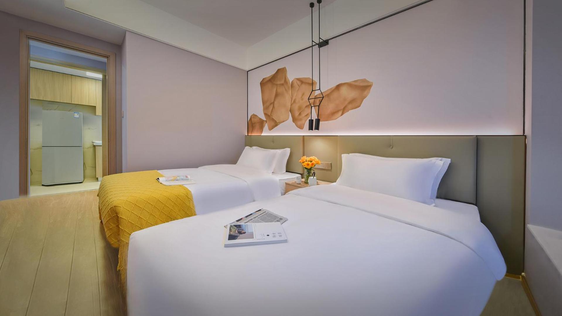 Warm Twin Suite