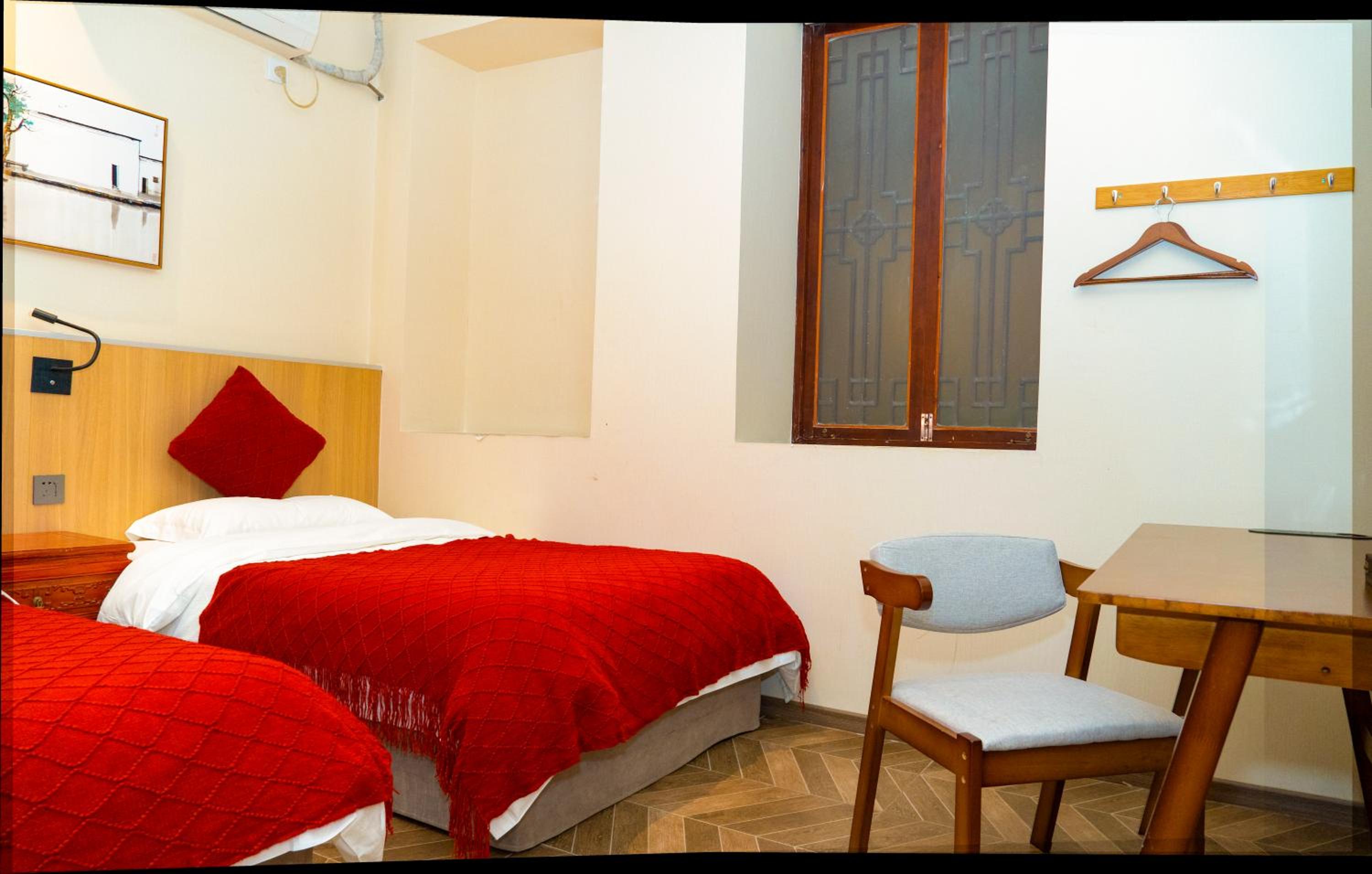 Deluxe Twin Room photo 2