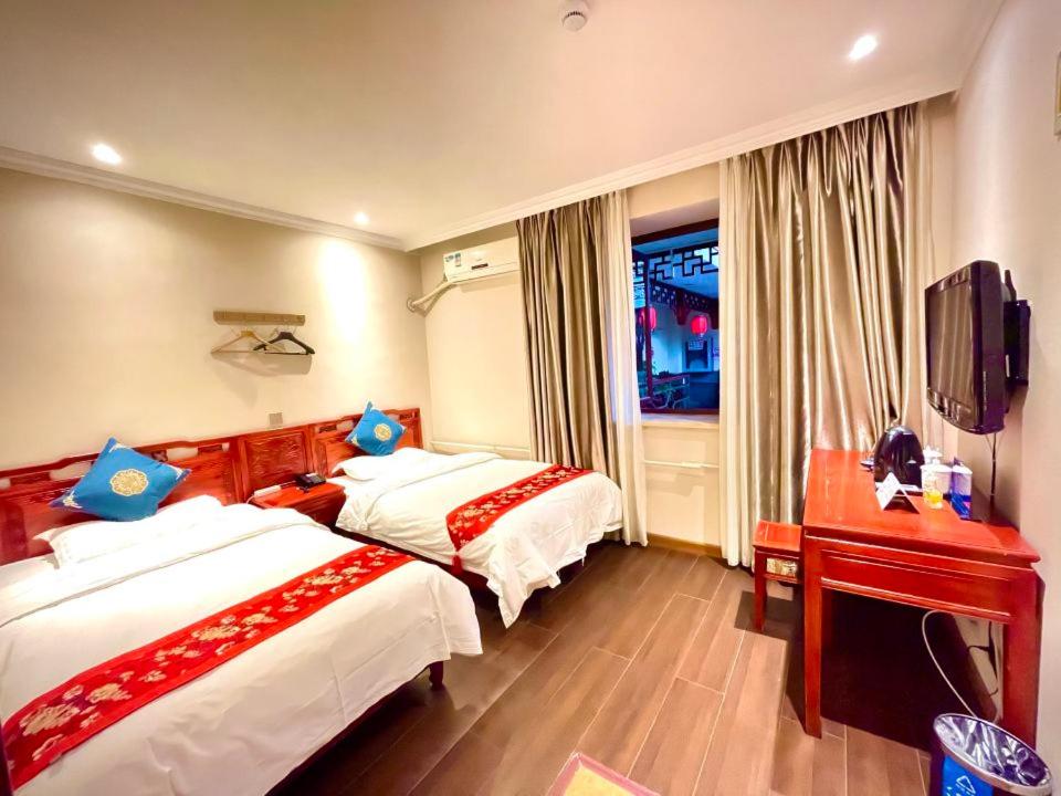 Deluxe Twin Room photo 3