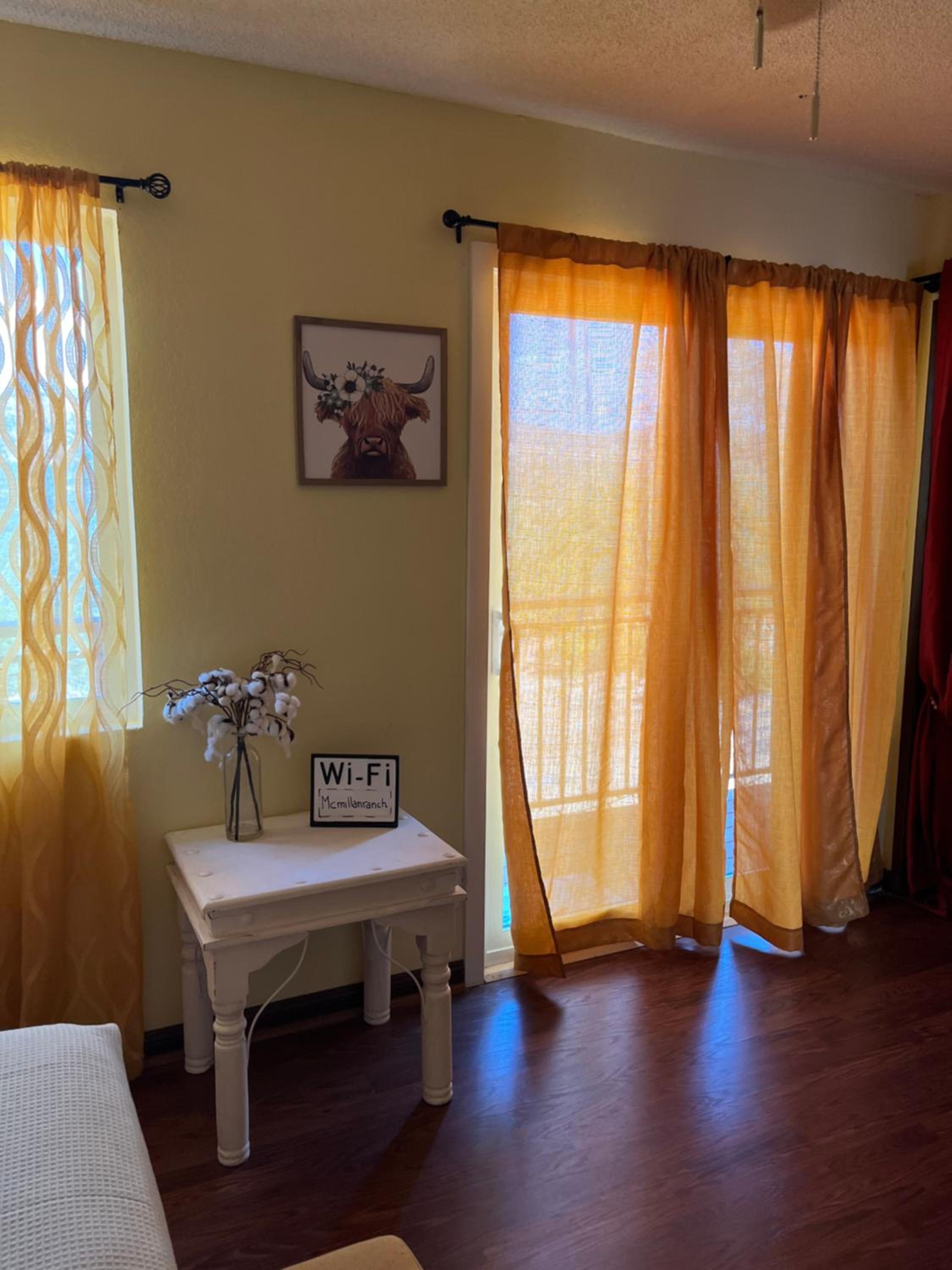 Apartment with Balcony - Photo 4