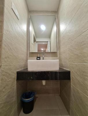 Superior Twin Room with City View - Photo 4