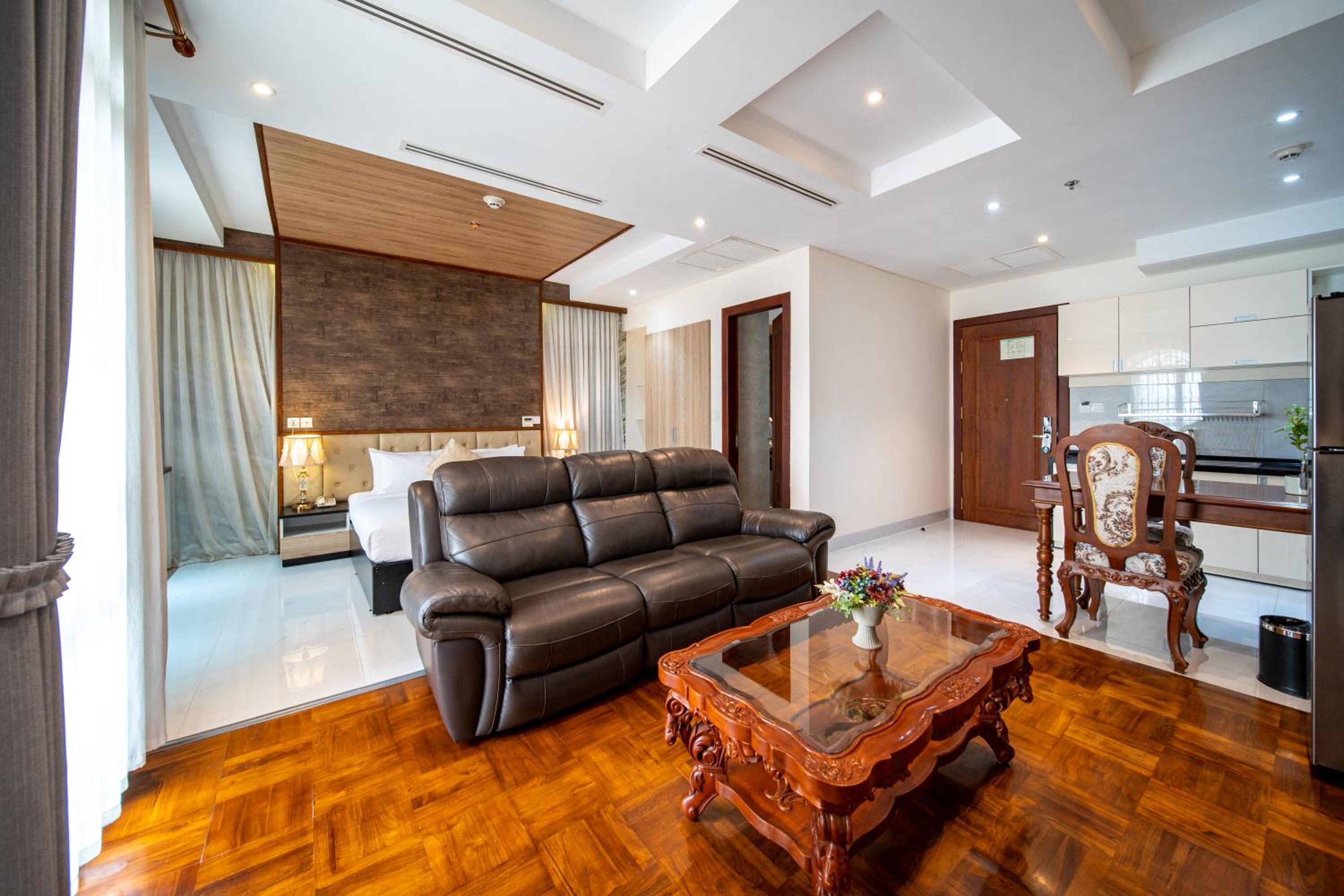 Studio Suite photo 2