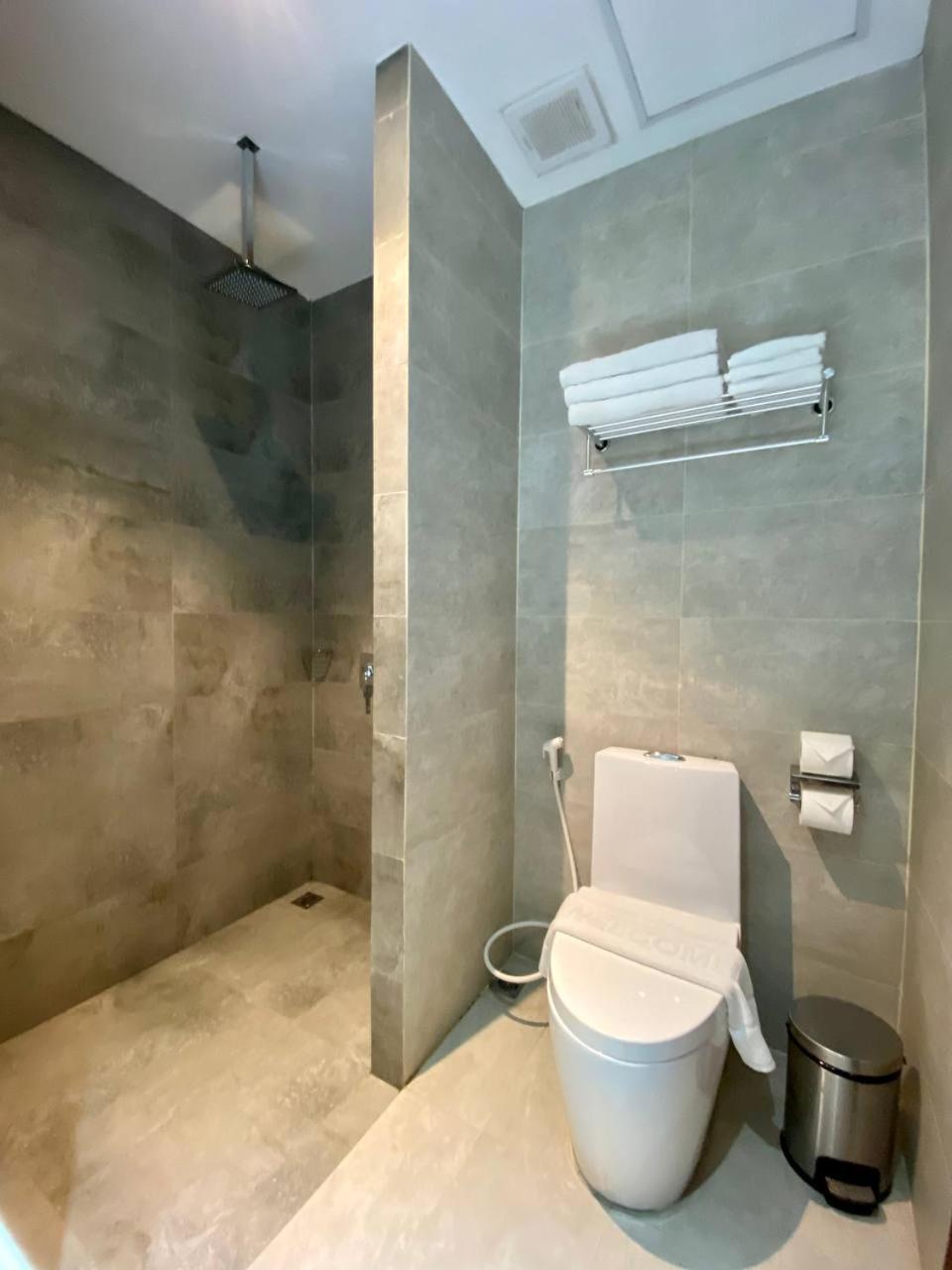 Standard Triple Room - No View photo 3