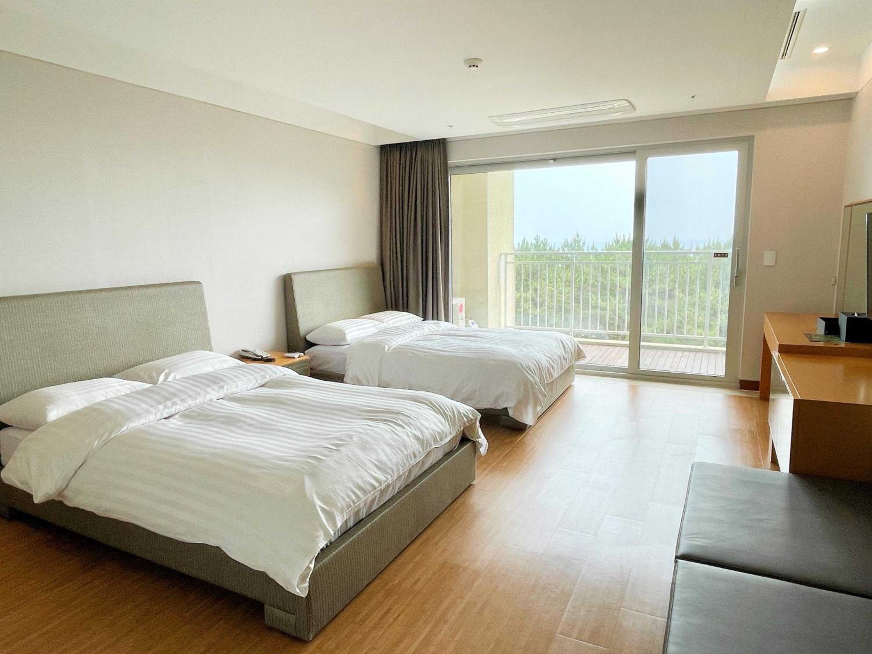[Resort] Family -  Family Twin Room (Without Kitchenette, Garden Ocean View) - Photo 1