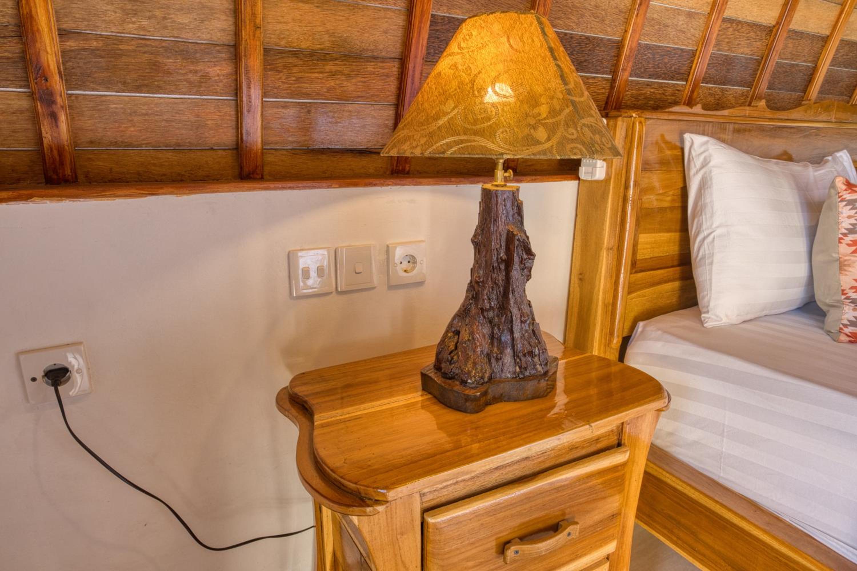 Deluxe Double Room - Photo 12