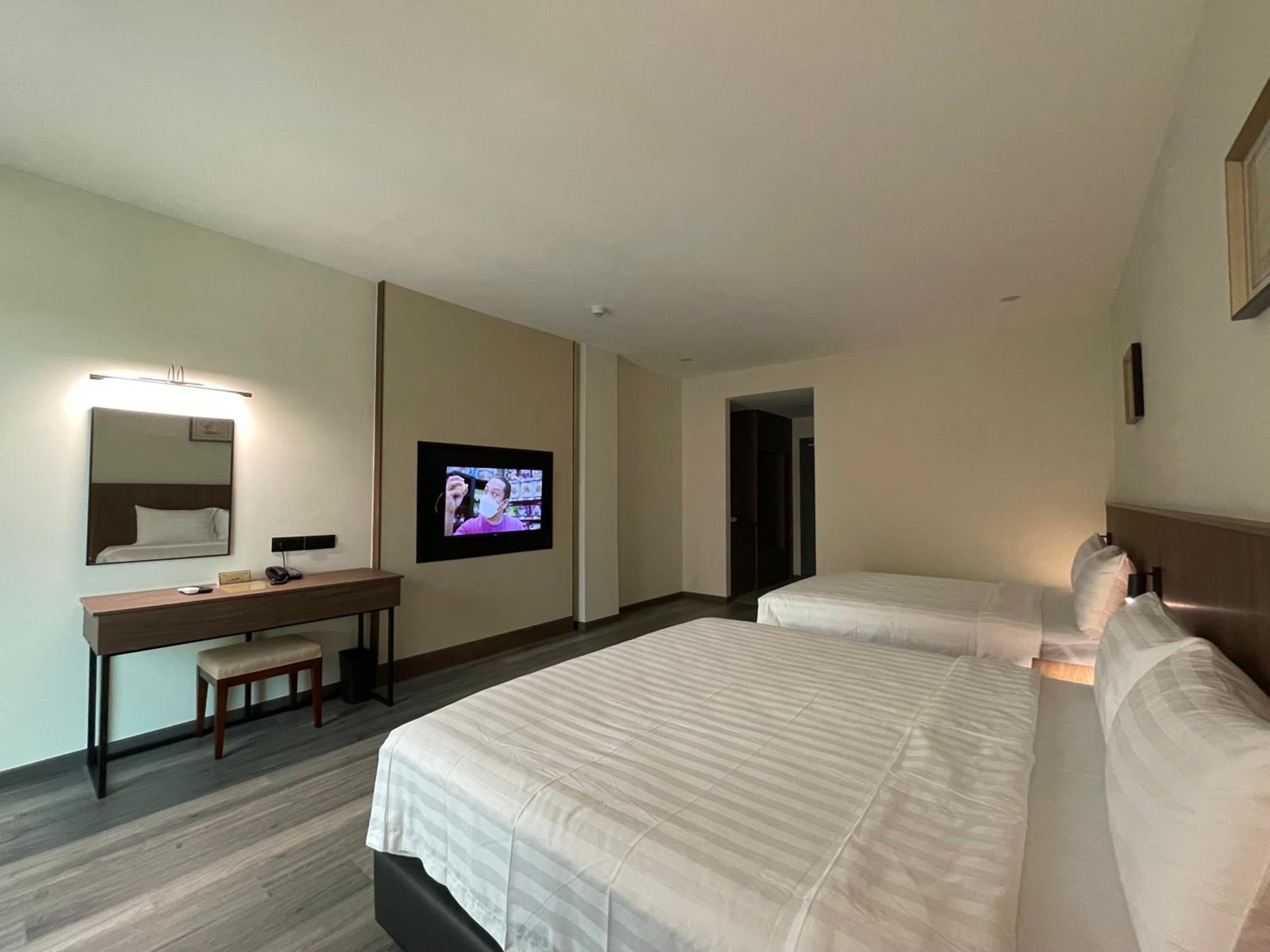 Deluxe Quadruple Room