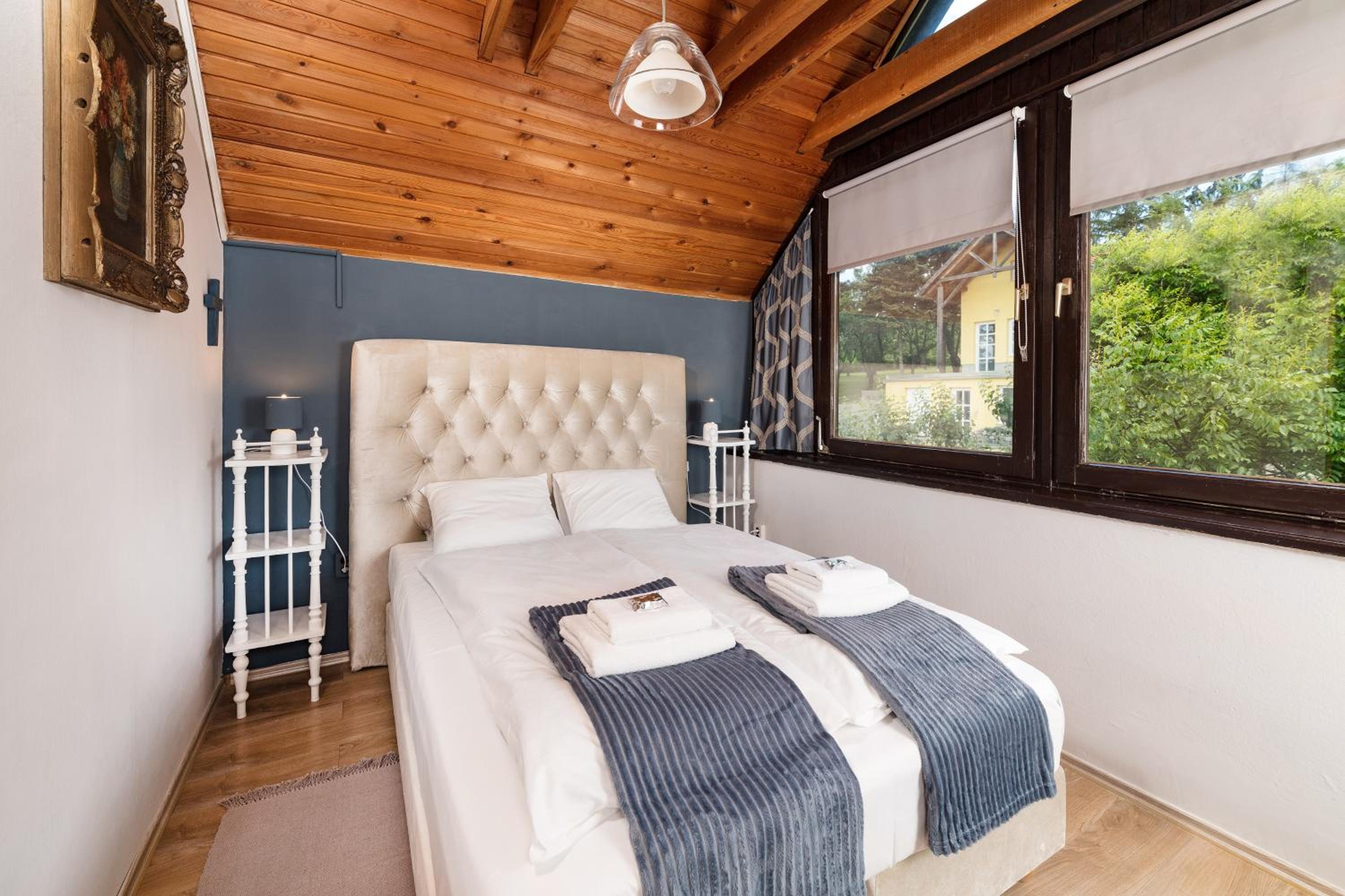 Double Room - Photo 2