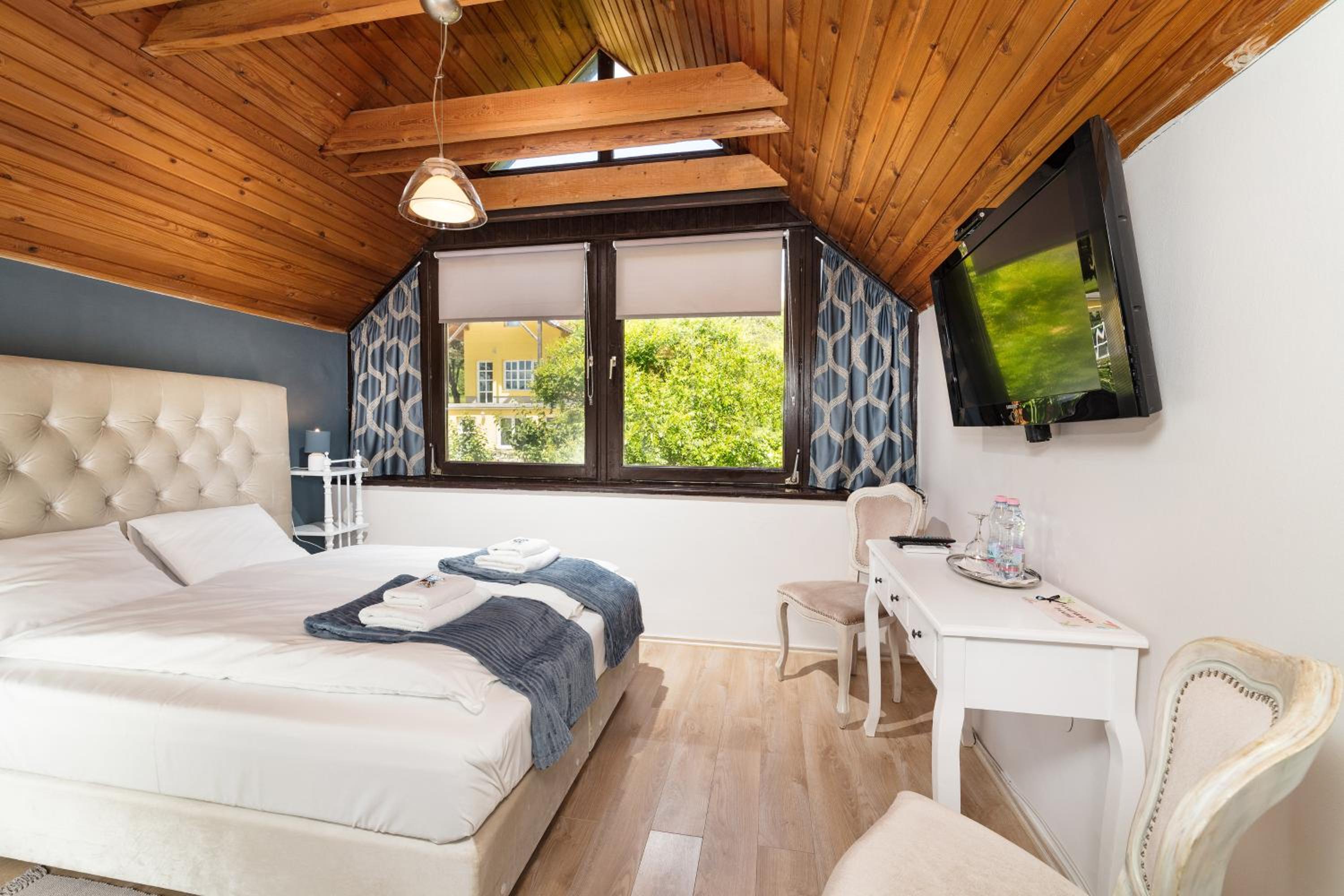 Double Room - Photo 1