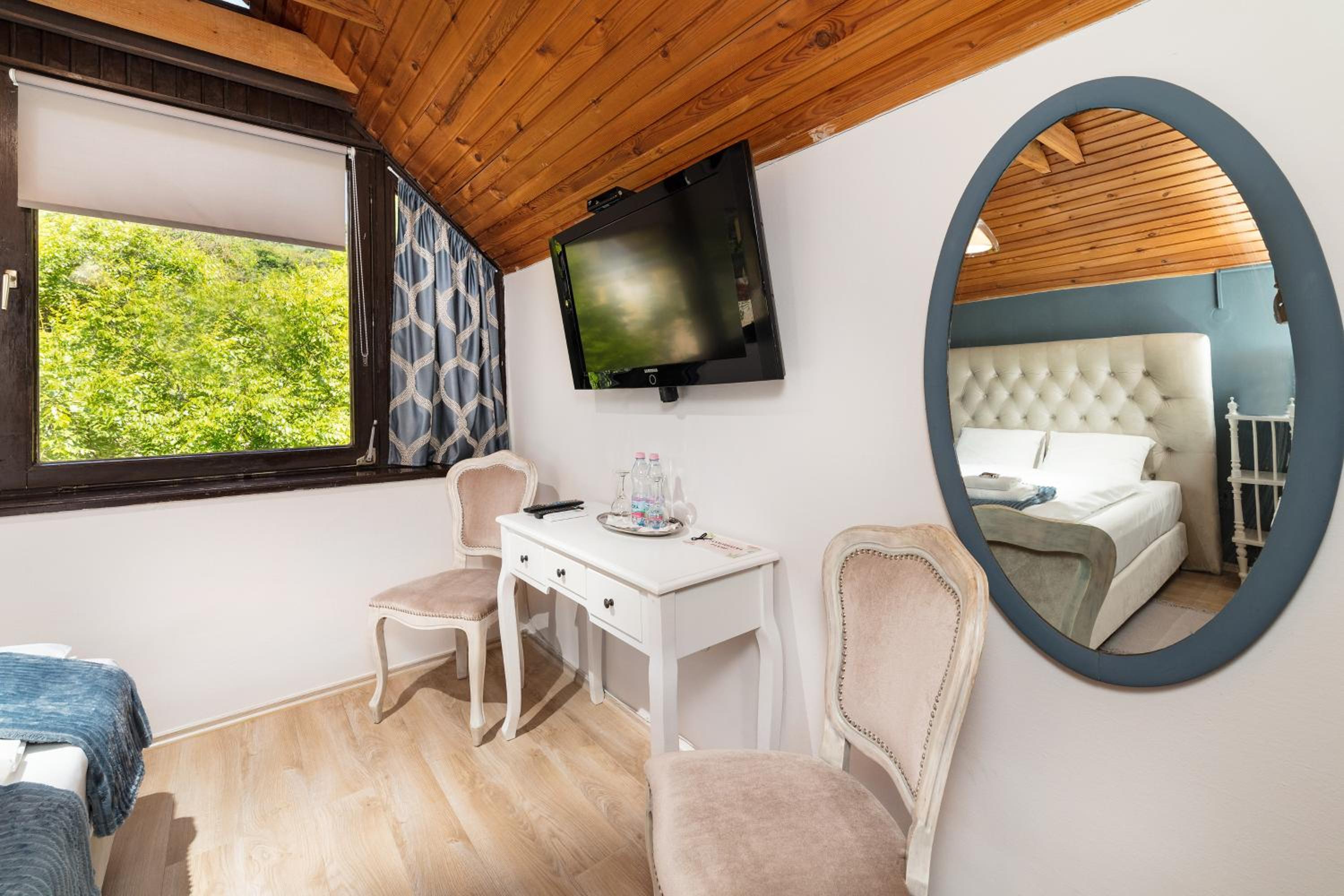 Double Room - Photo 3