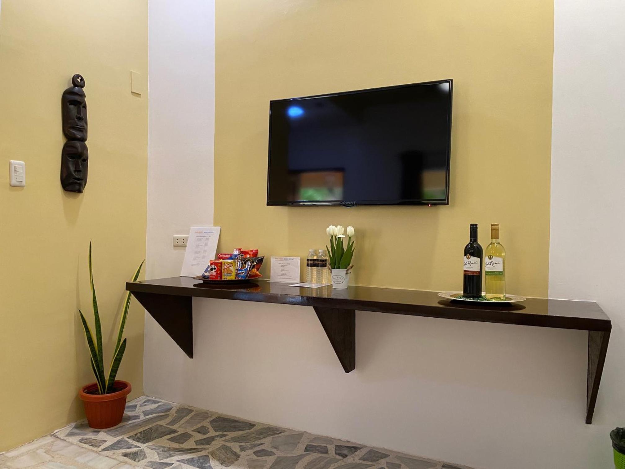 Deluxe Double Room with Balcony - Photo 1