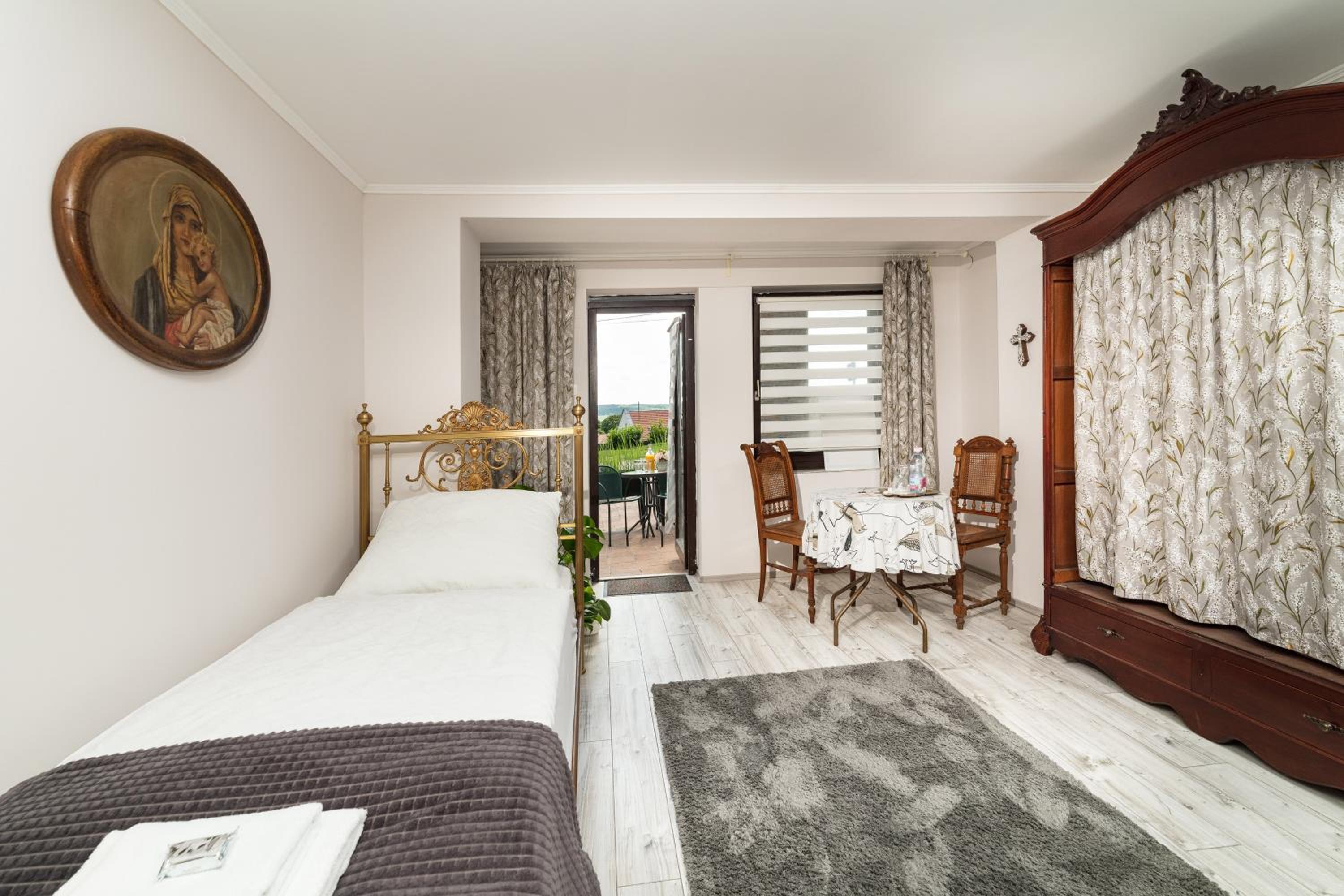Triple Room - Photo 2