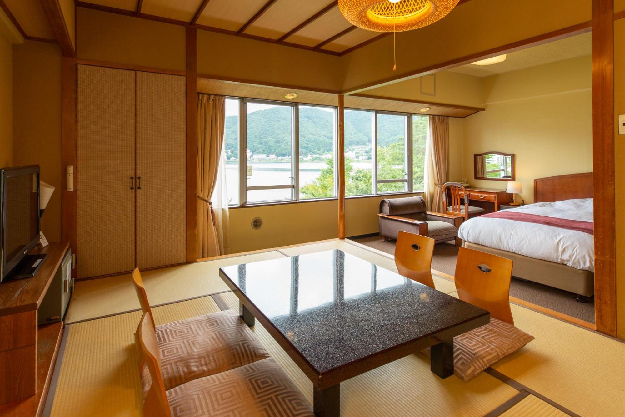 Standard Room with Tatami Area and Lake View - Non-Smoking - West Building