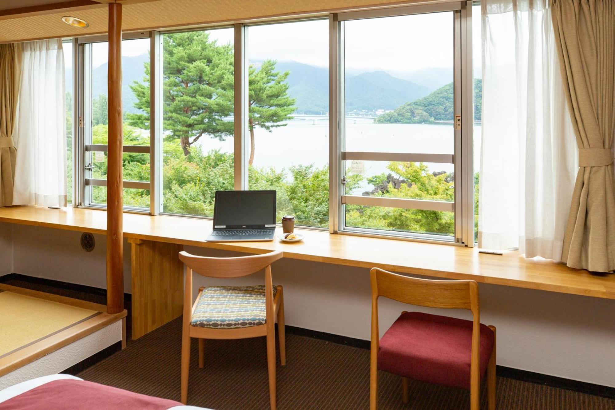 Standard Room with Tatami Area and Lake View - Non-Smoking - West Building