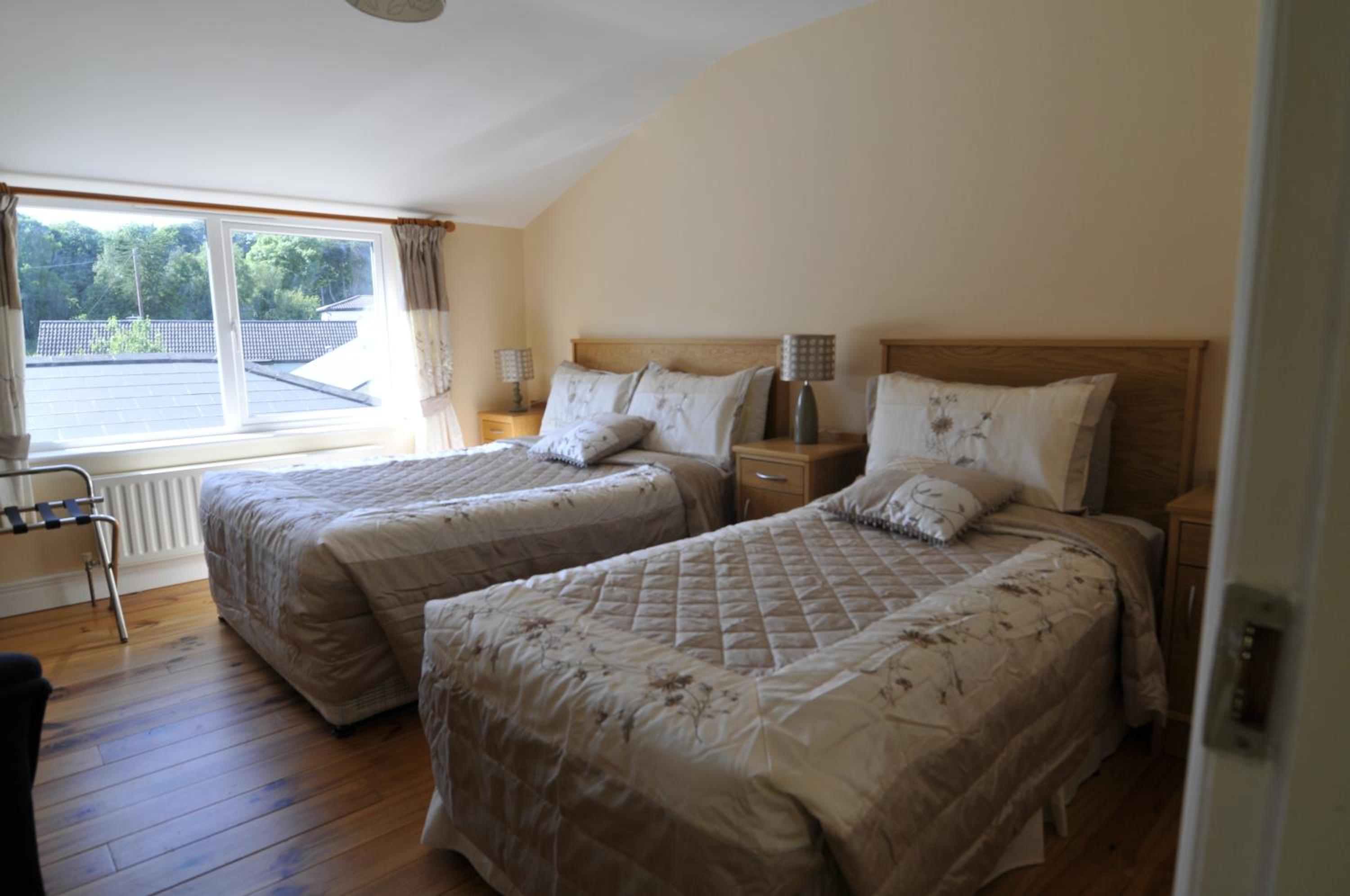 Deluxe Family Room photo 2
