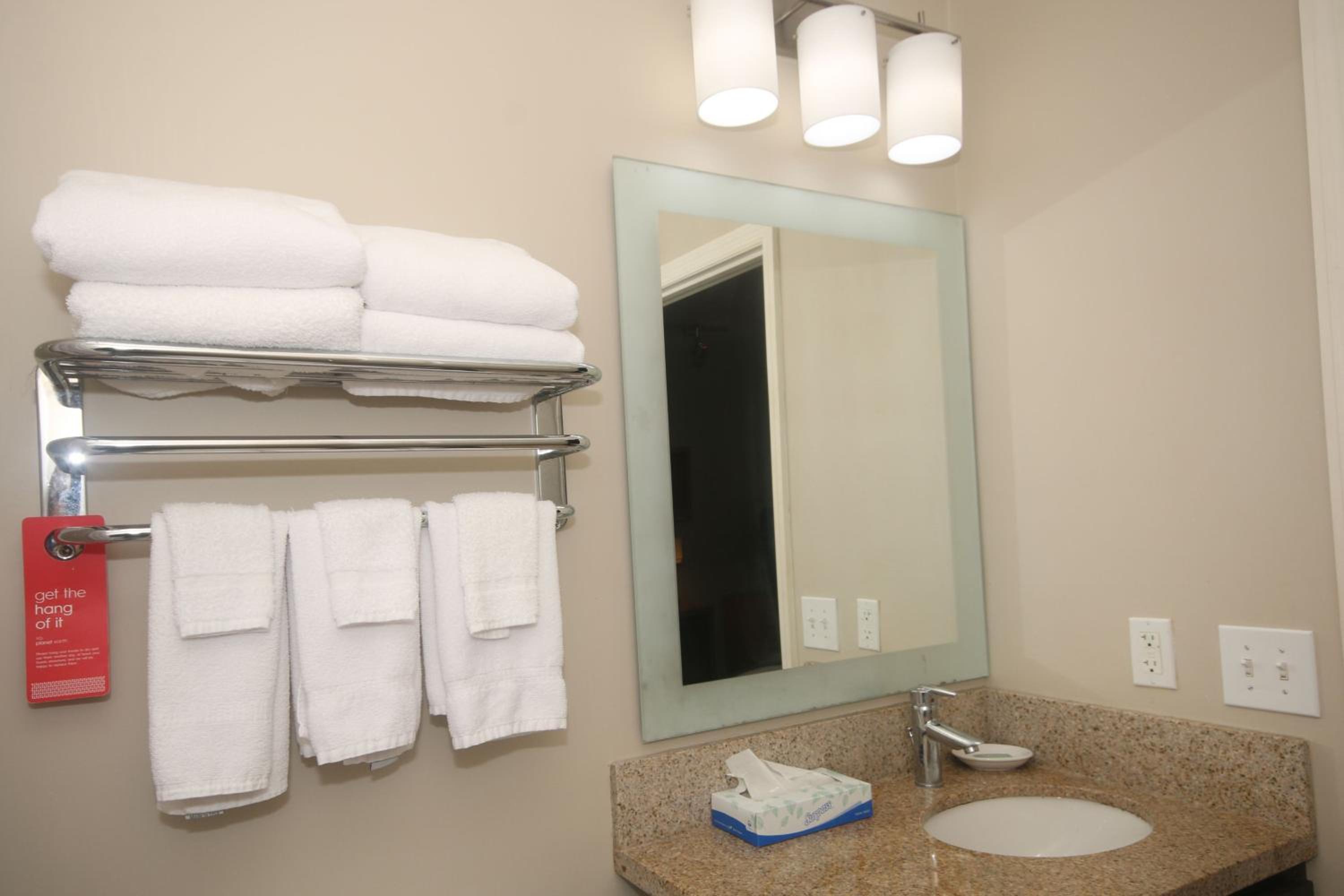 One-Bedroom King Suite photo 2